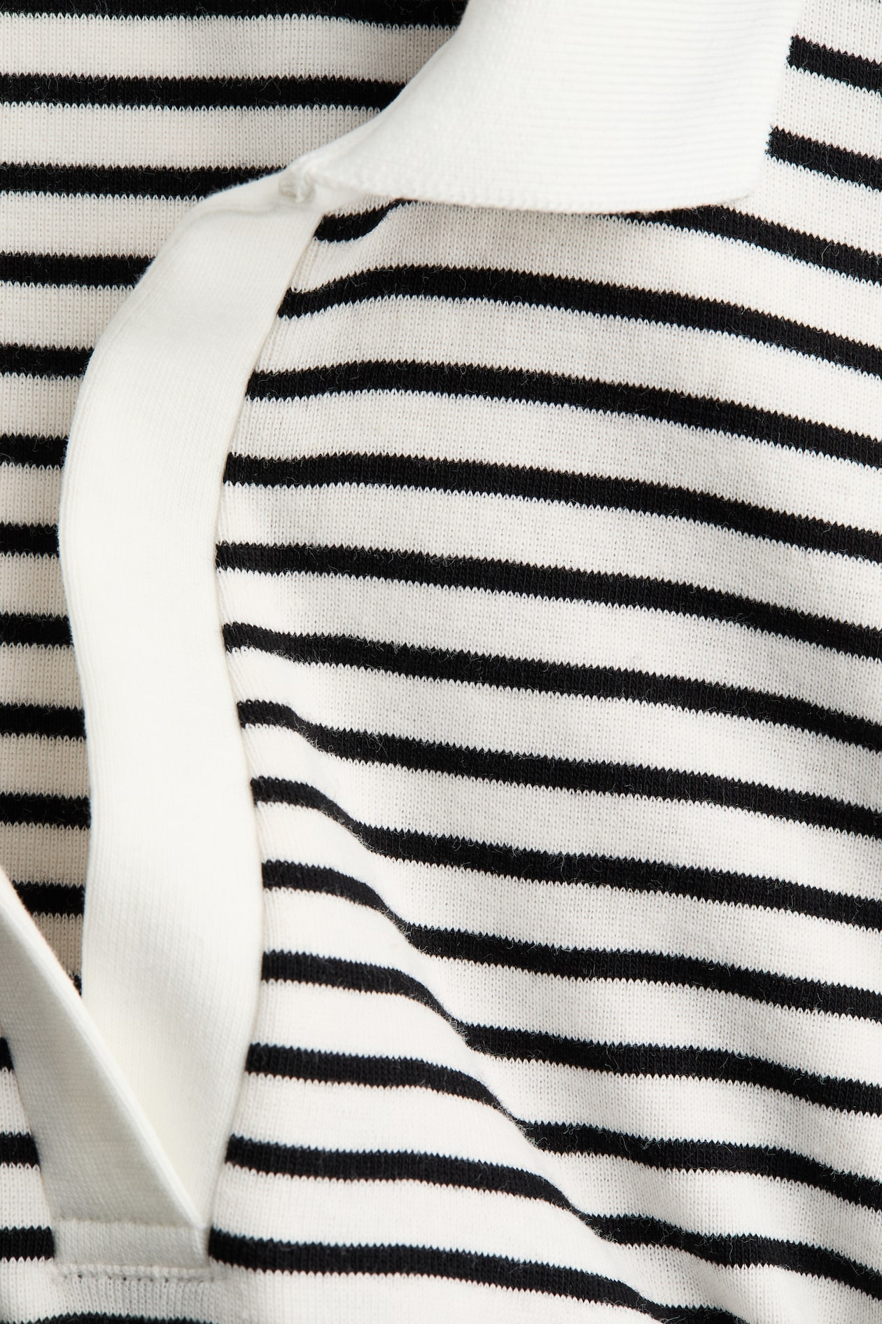 Fine-Knit Dress with Collar - image 4