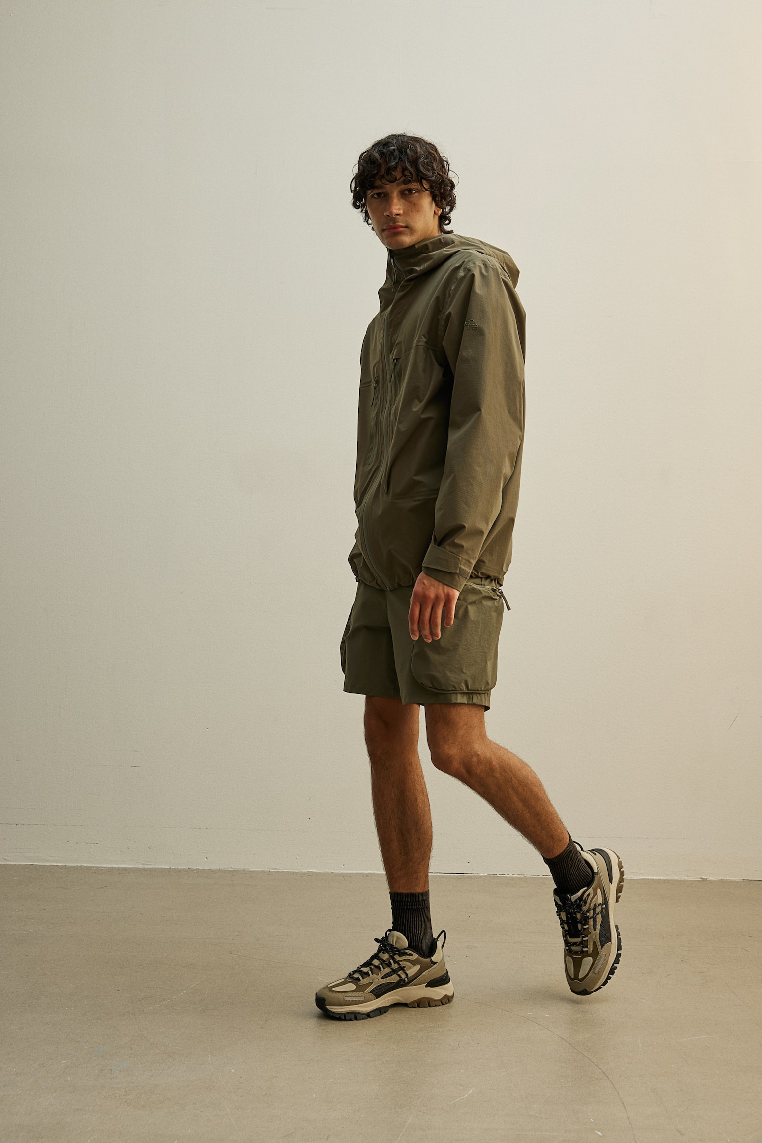 Regular Fit 3-layer Shell Jacket In StormMove™ - Khaki green/Black - 4