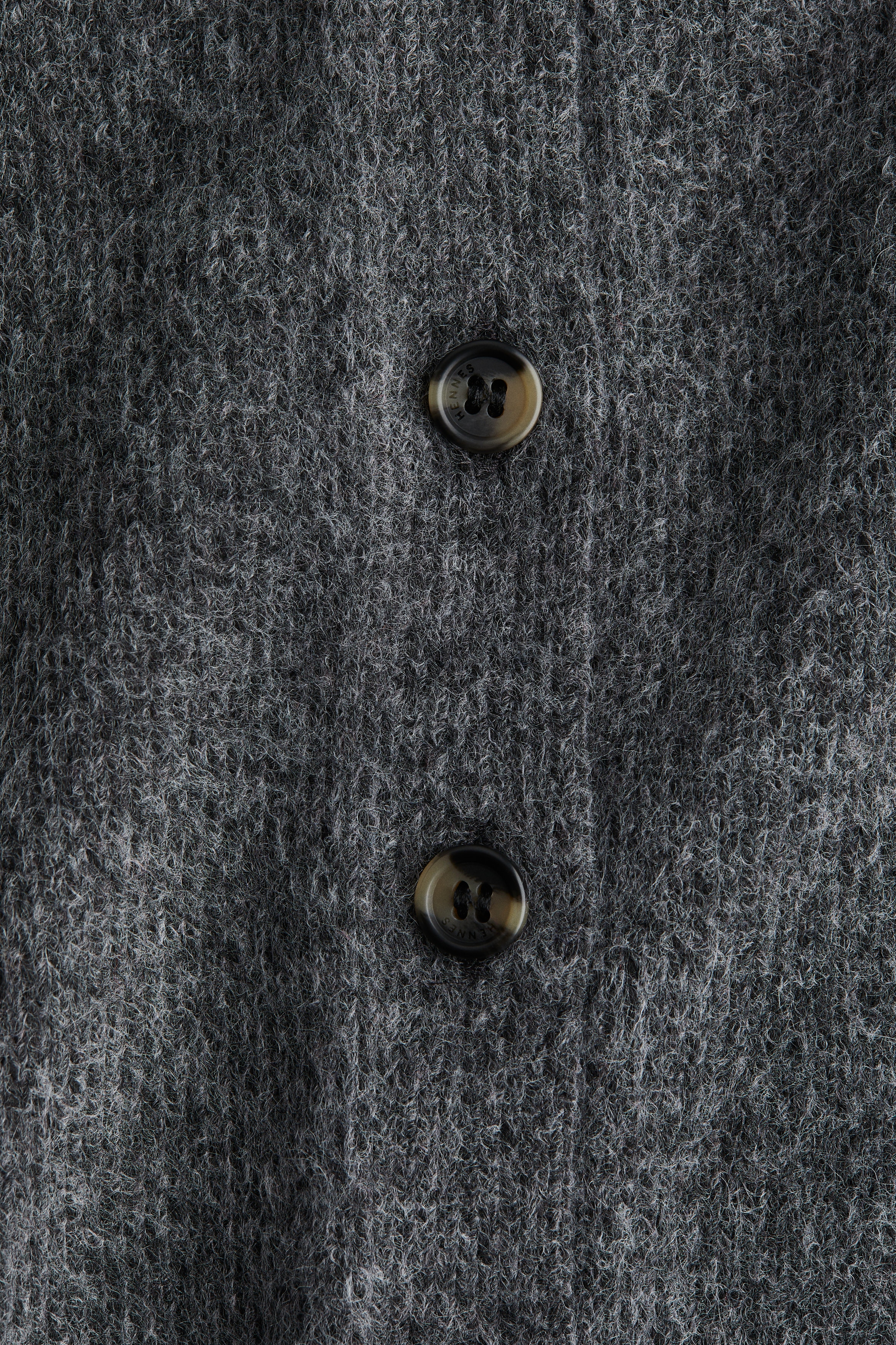 Short-sleeved collared cardigan