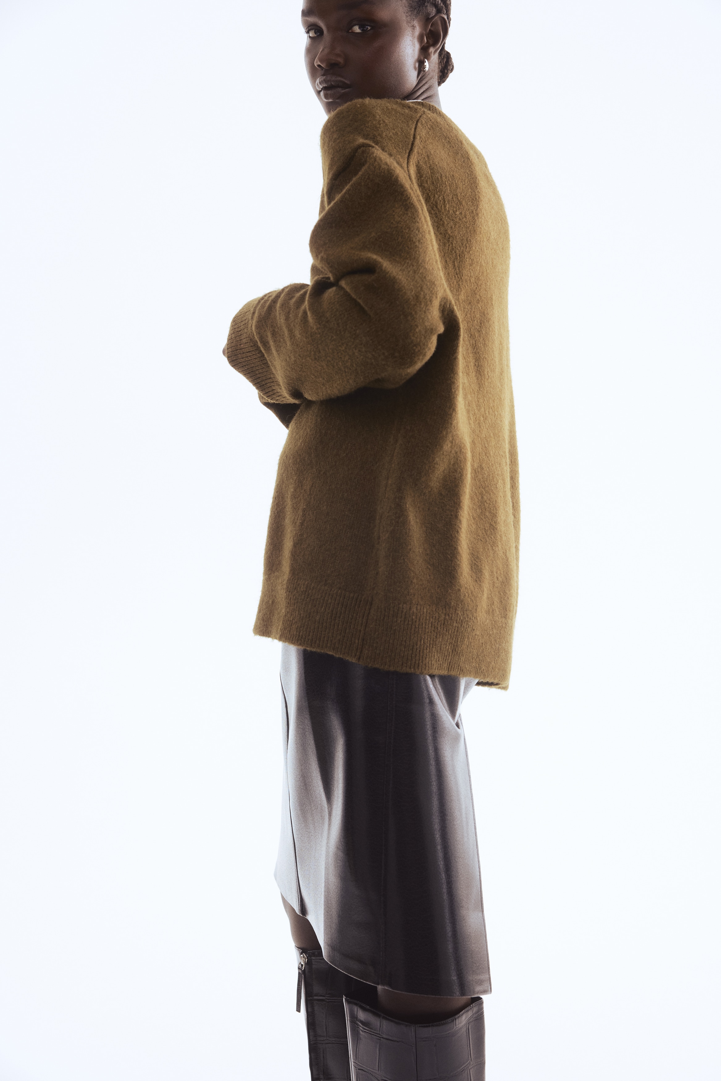 Oversized V-neck jumper