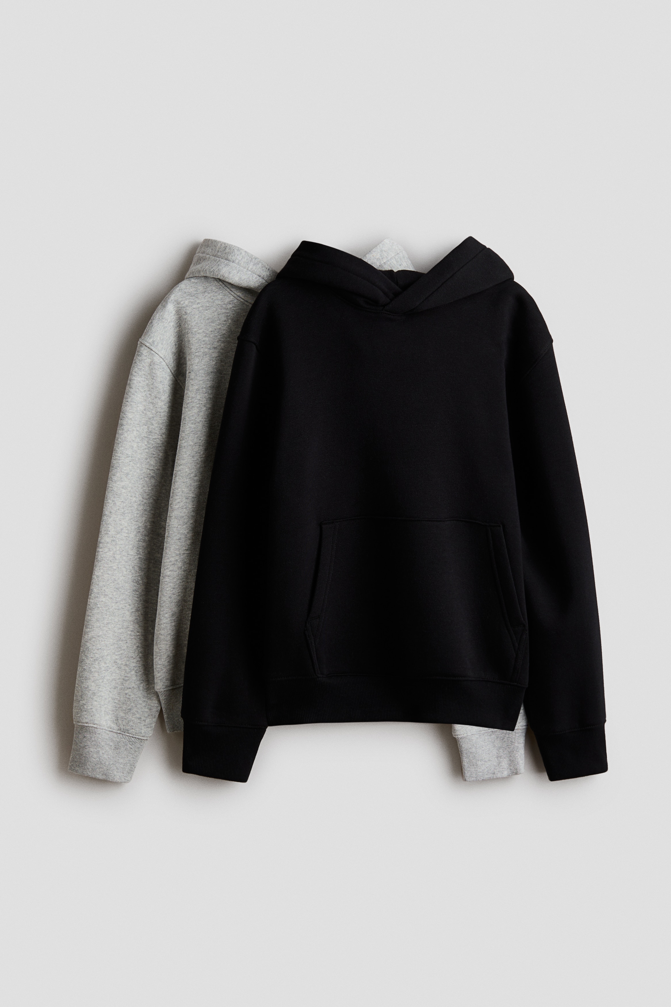 Hoodie med børstet indersideModel