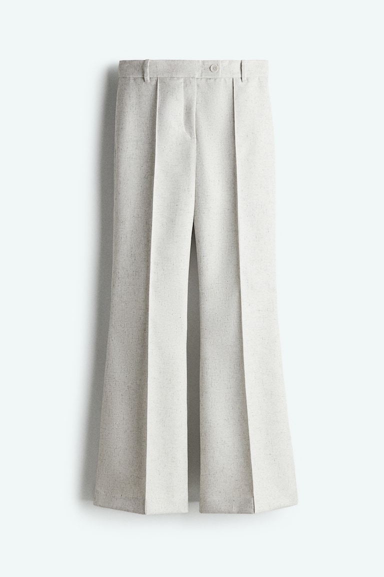 Zvonaste pantalone na ivicu