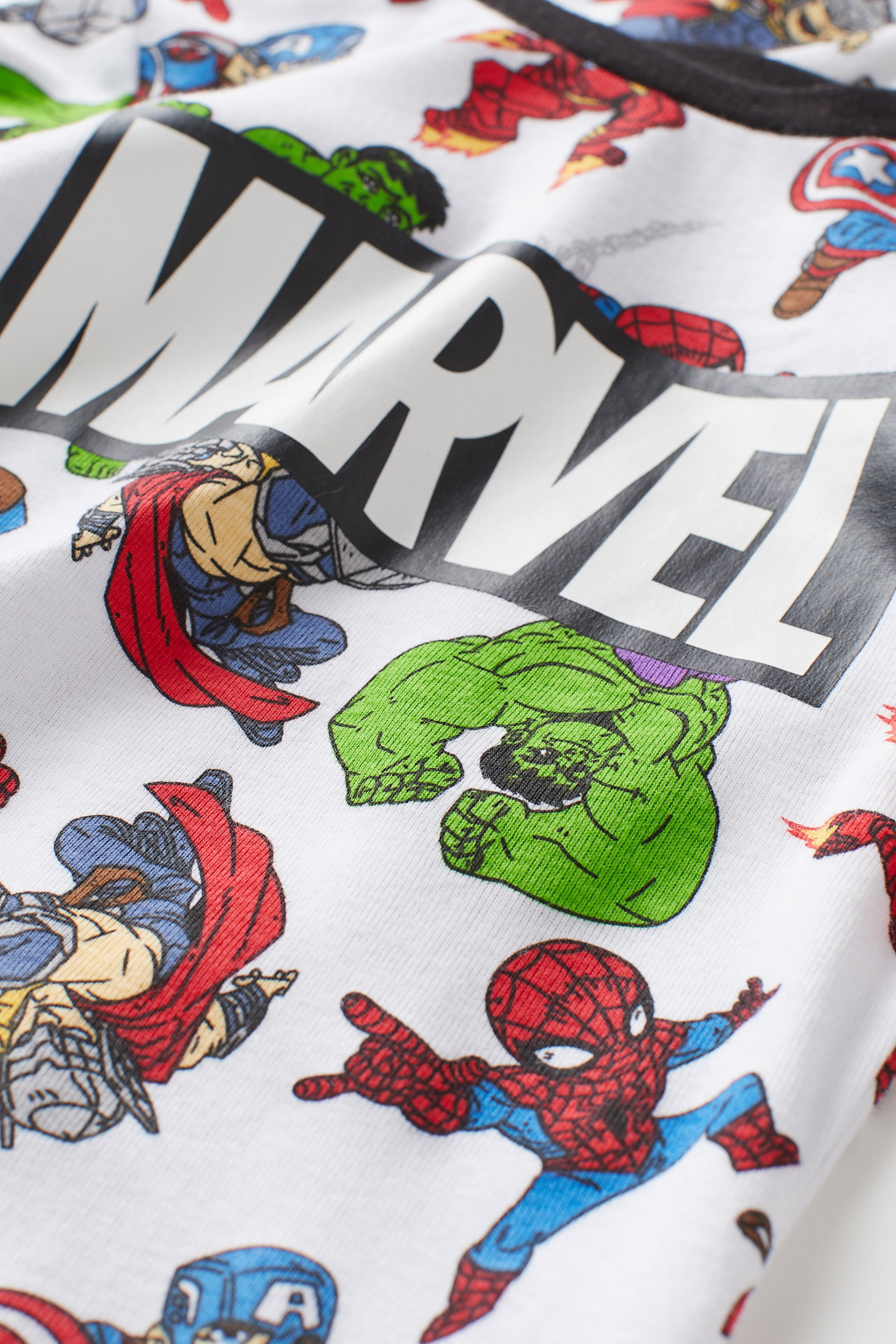 Προβολή μεγαλύτερης εικόνας: Πιτζάμα με τύπωμα - Λευκό/Marvel - Kids | H&M GR 2