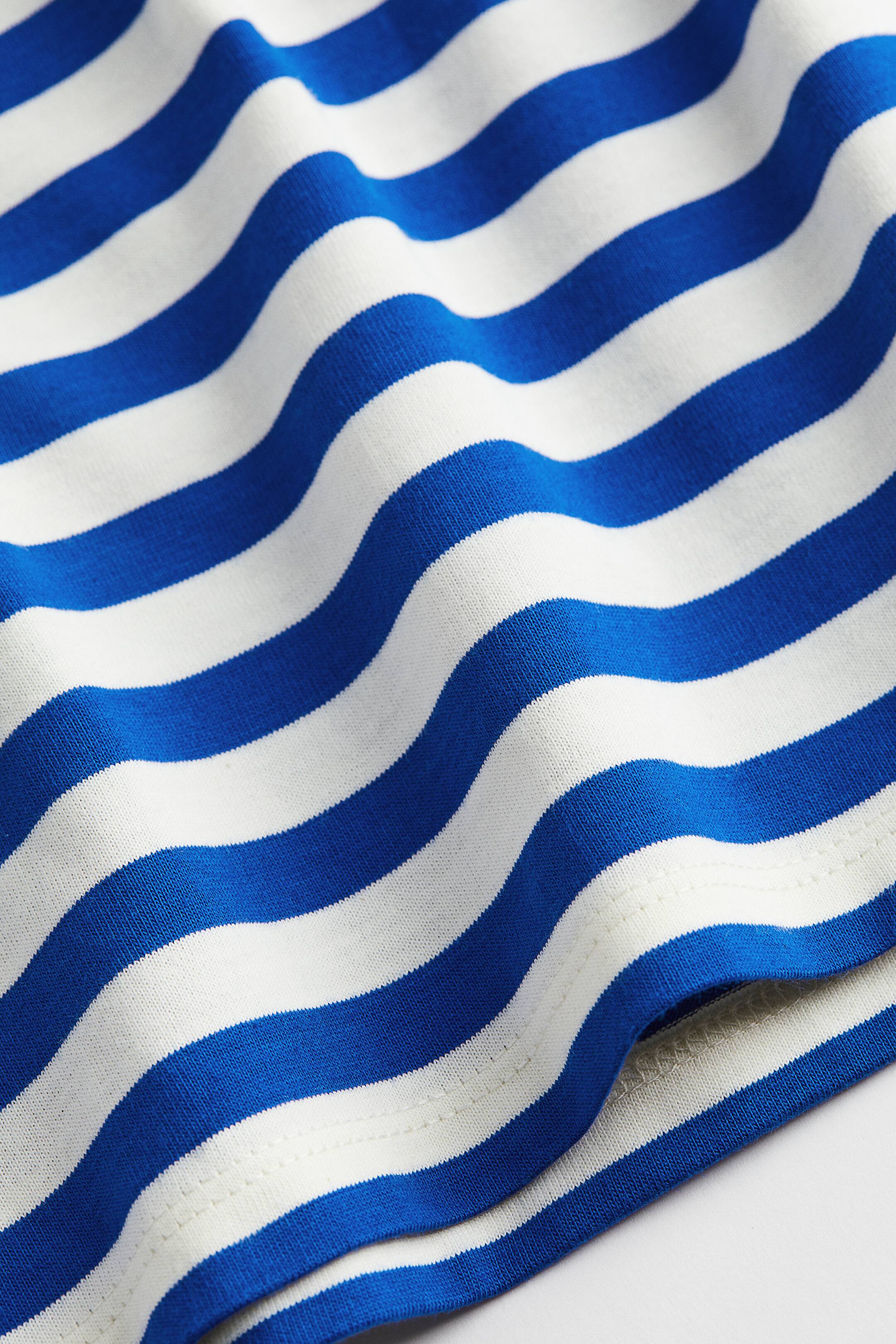 הצגת תמונה גדולה יותר: חולצת ג'רזי עם שרוולים ארוכים - כחול/לבן פסים - Ladies | H&M IL 2