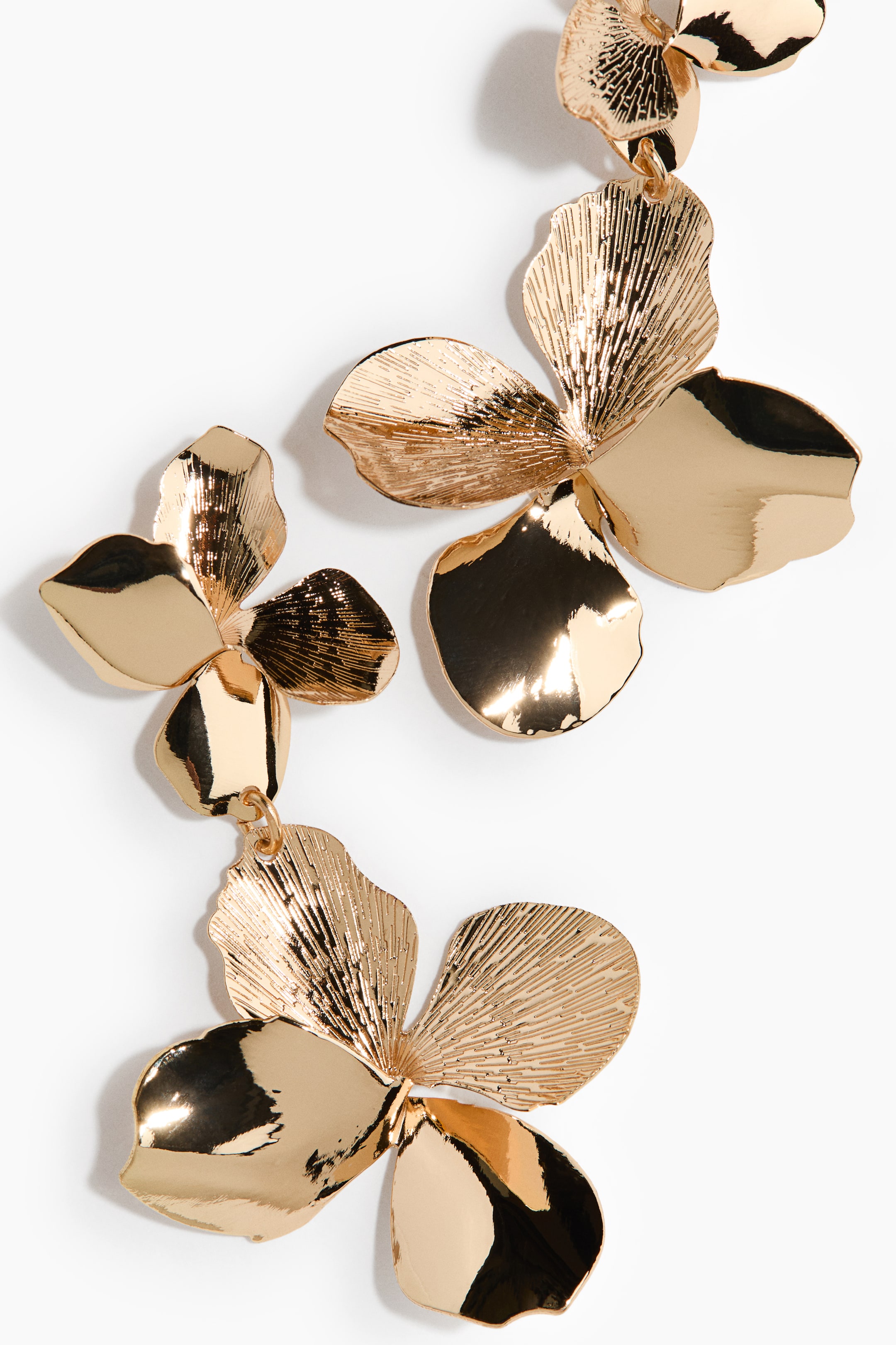 Flower-Shaped Pendant Earrings