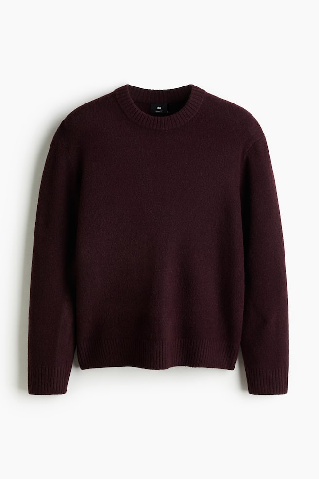 Angerauter Pullover in Regular Fit - Weinrot - 1