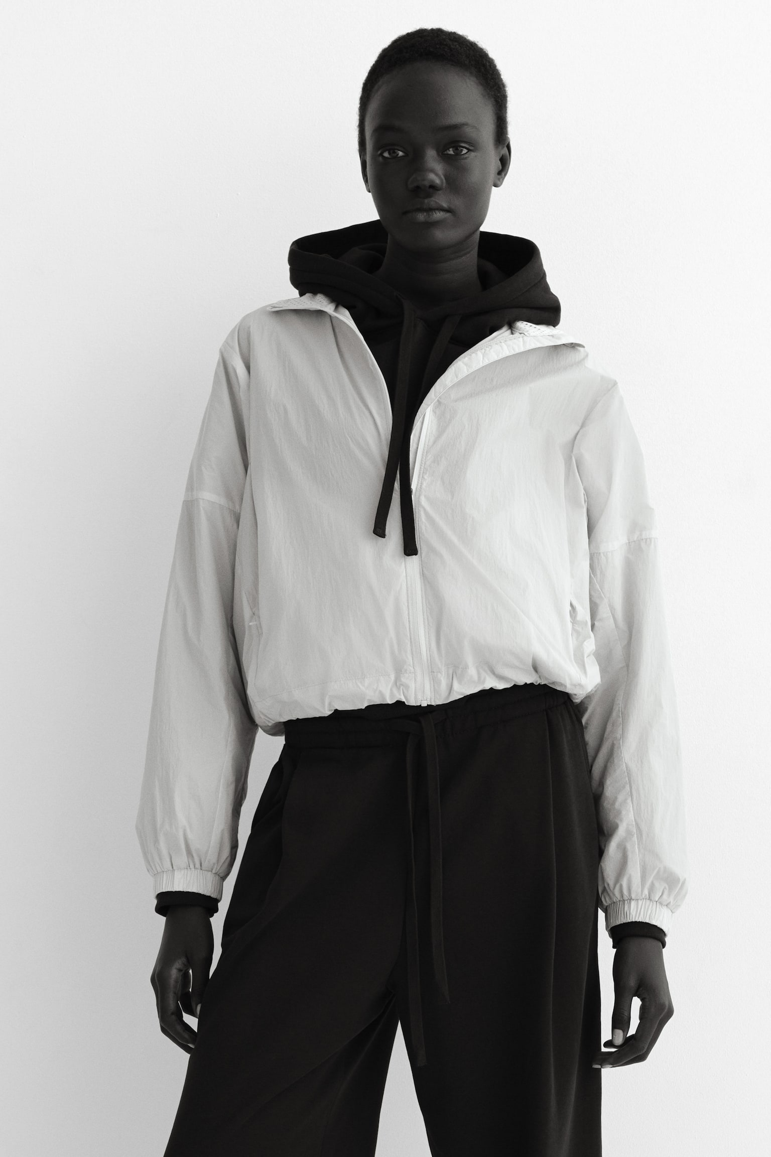 플리츠 프런트 스웨트 팬츠 - 네이비 블루/라이트 그레이 멜란지/블랙/브라운 - 4