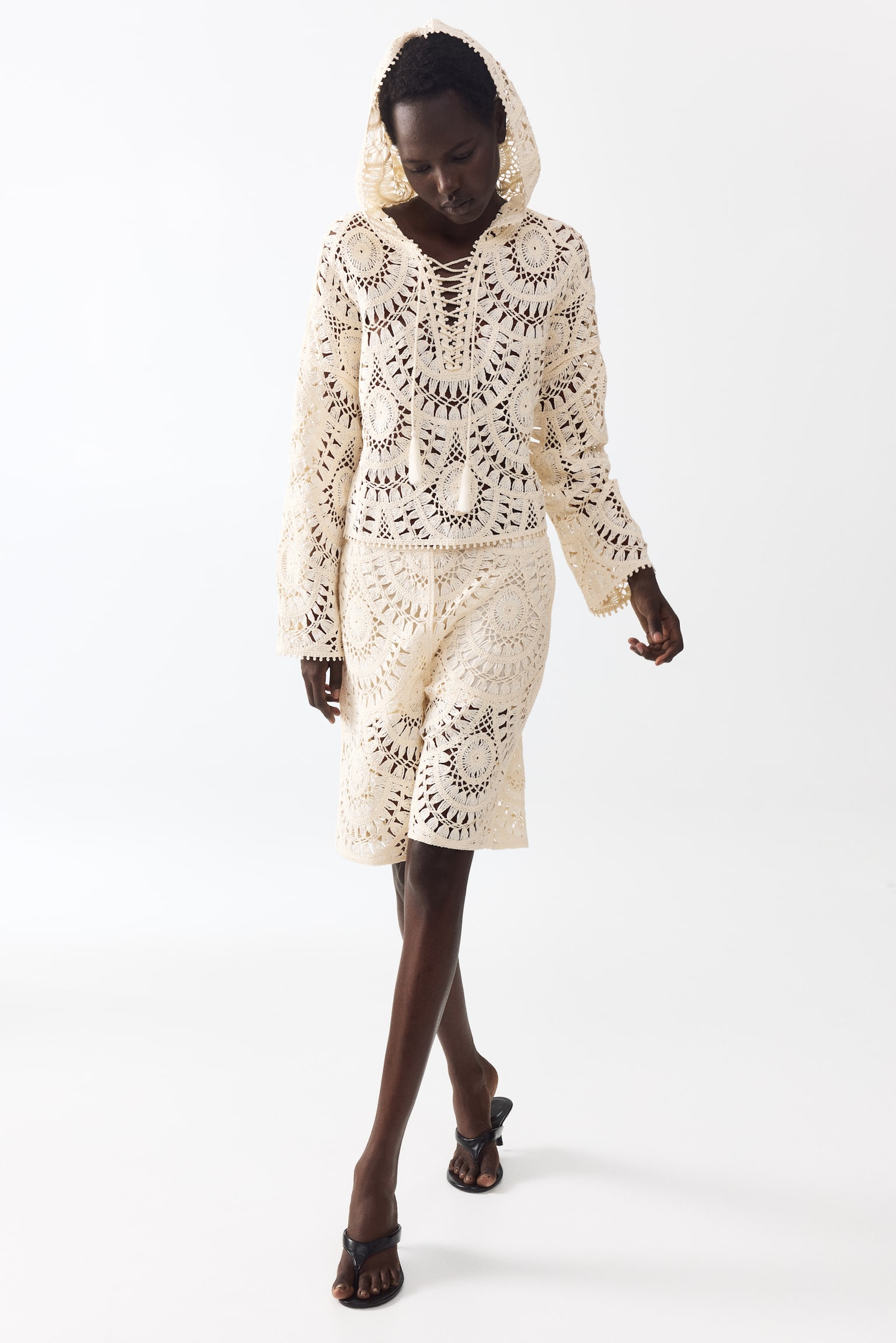 Crochet-look bermuda shorts - 5