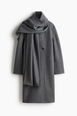 Kappa med scarfdetalj