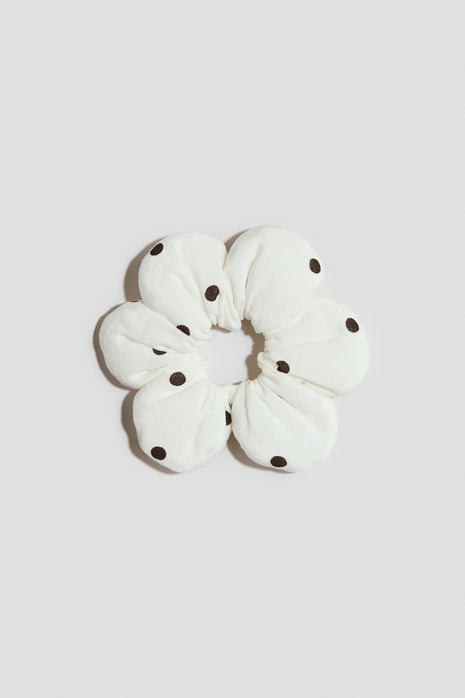 Scrunchie em formato de flor - Creme/Bolinhas - 1