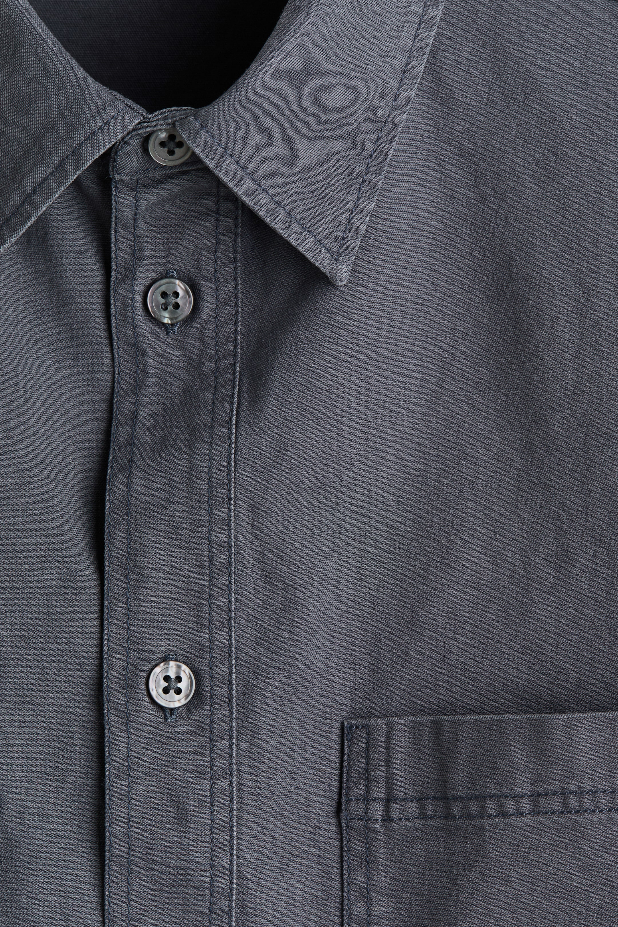 Мужские рубашки H&M Relaxed-Fit Short-Sleeved Cotton Shirt — фото 5