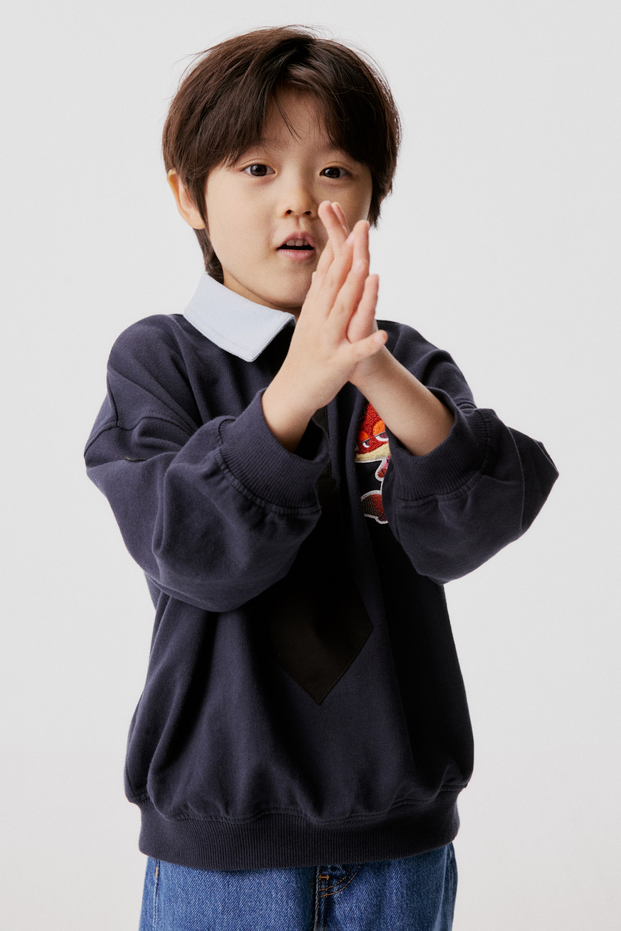 拡大画像を表示: ネクタイディテールラガーシャツ - ネイビーブルー／ズートピア - Kids | H&M JP 2