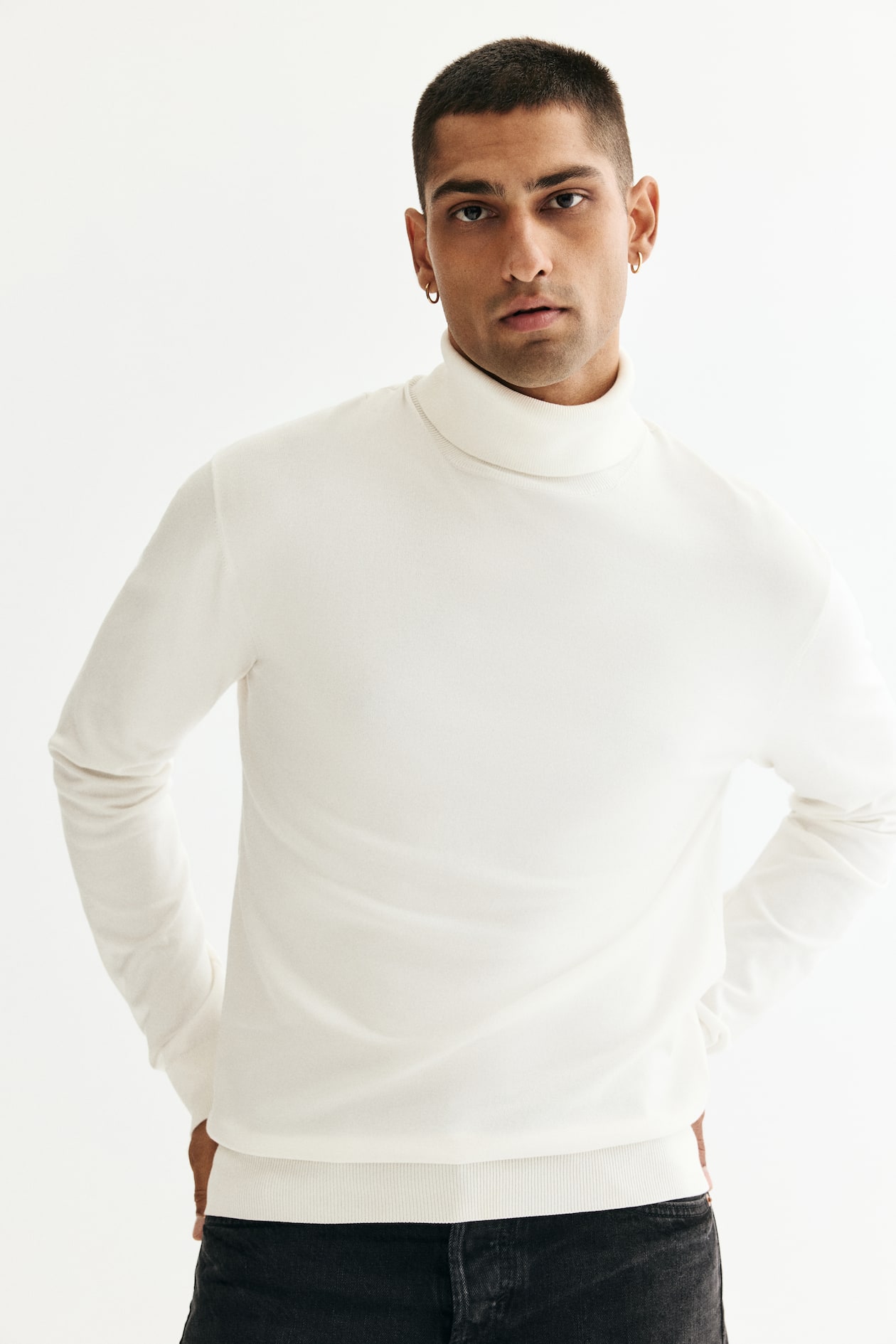 レギュラーフィット タートルネックセーター - ホワイト - Men | H&M JP