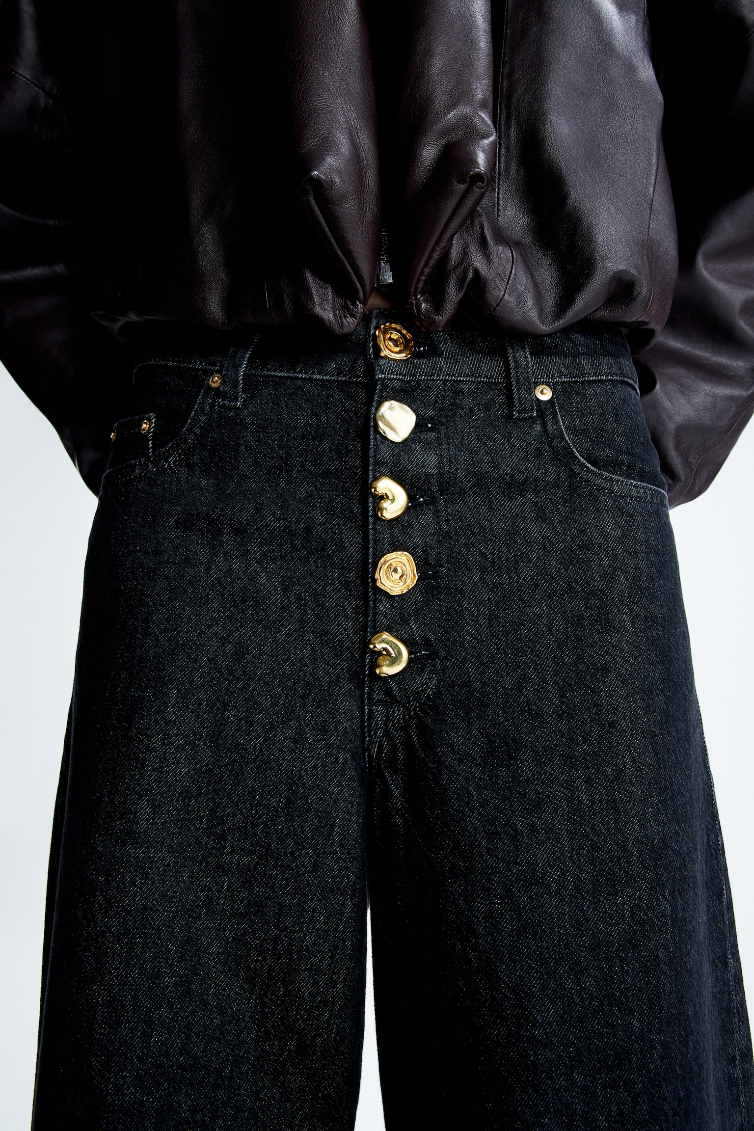 Wide Statement Button Jeans - Black - 6