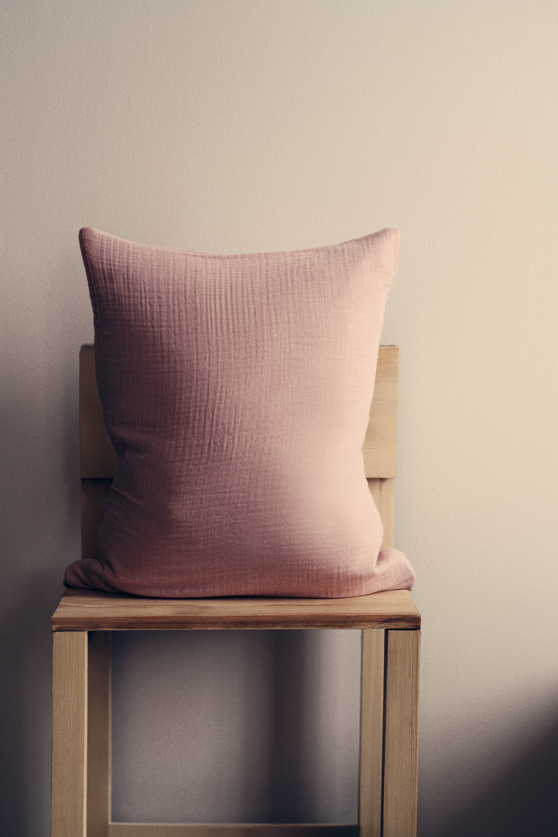 Povlak na polštář z bavlněného mušelínu - Světle růžová/Bleděmodrá/Tmavě béžová/Světlá hnědošedá/Bílá/Světle růžová/Světle béžová/Světlá kouřově zelená/Antracitová šedá/Hnědá/Tmavě zelená