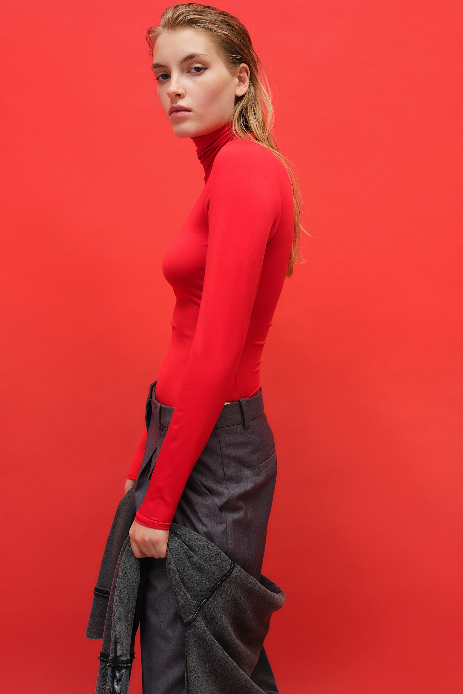 Polo-neck body - Red/Black/Cream/Grey - 3