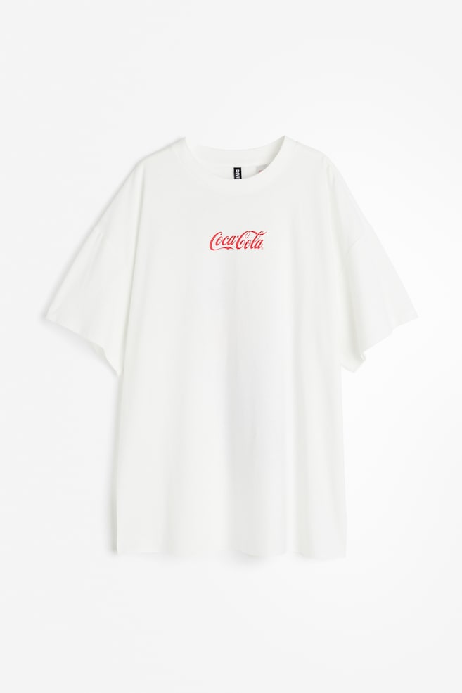 Oversized T-shirt med tryk - Hvid/Coca-Cola/Sort/Formula 1/Sort/The Who/Gråmeleret/Berkeley University/dc/dc/dc - 2