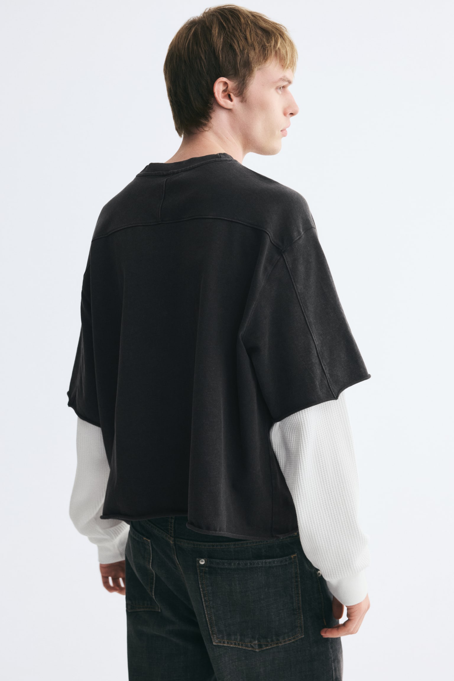 Мужская футболка H&M Oversized-Fit Layered Long-Sleeved, цвет: Потёртый чёрный — фото 6