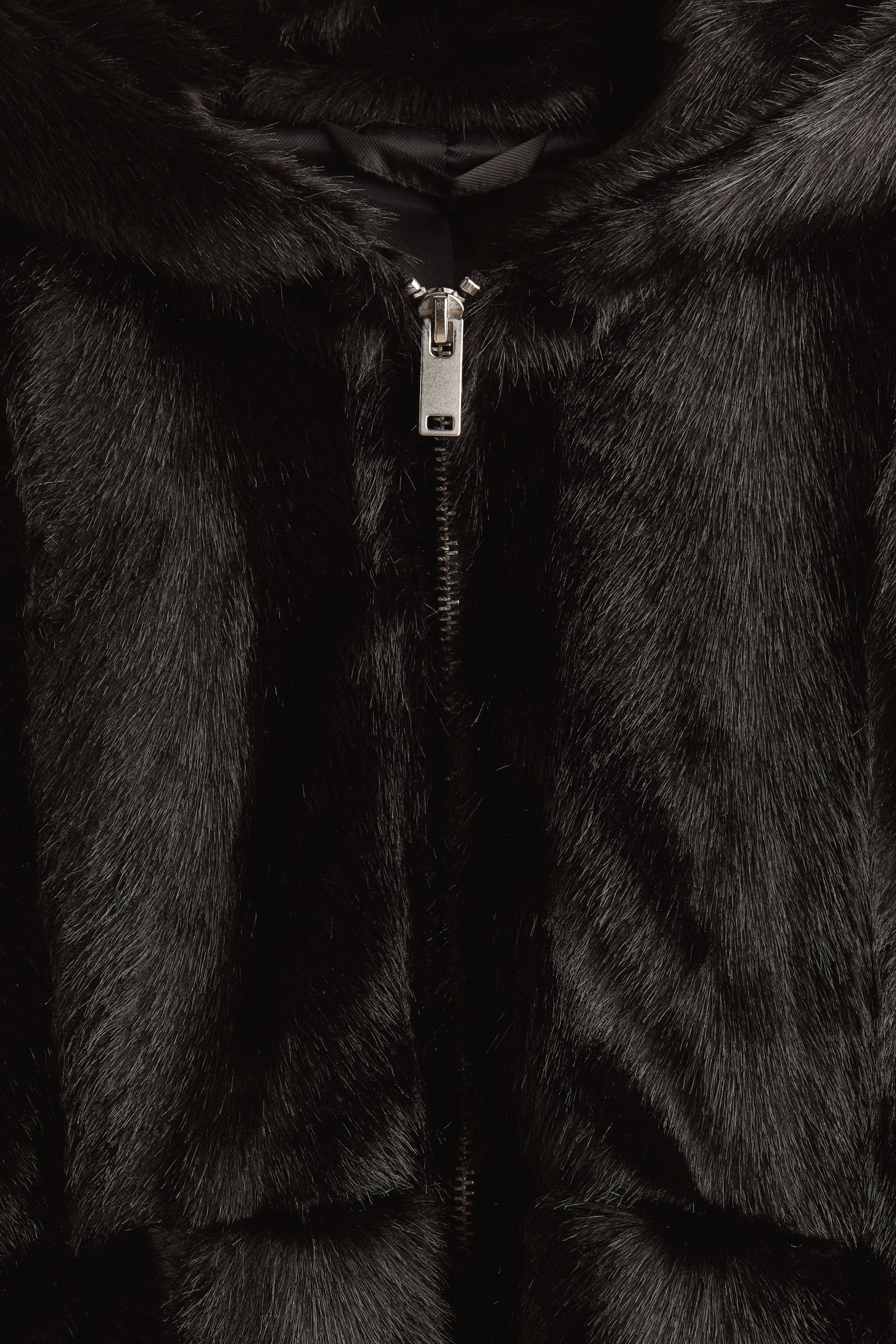 Chamarra con gorro - Negro - 7