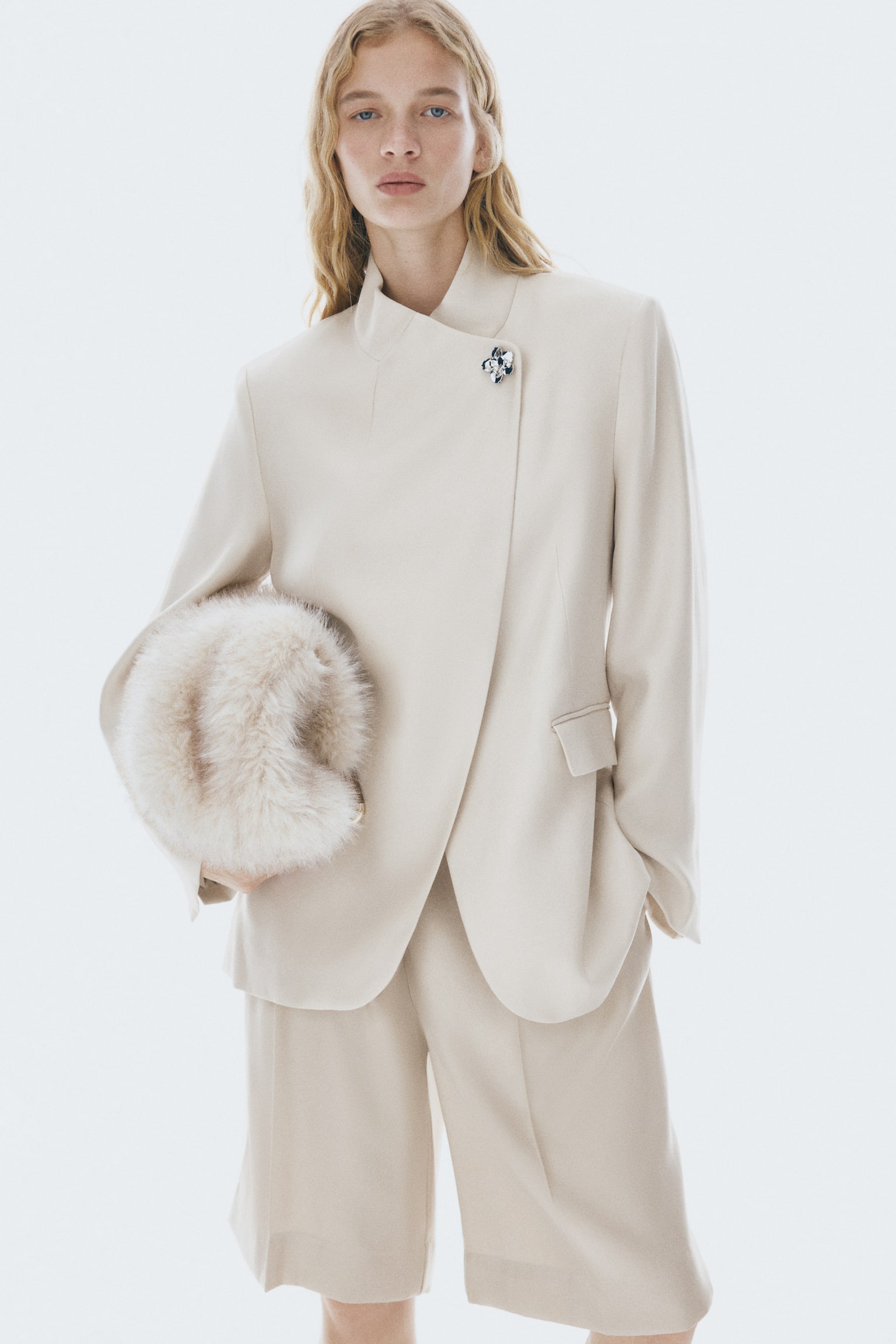 Brooch-detail wrap blazer - Light beige - 5