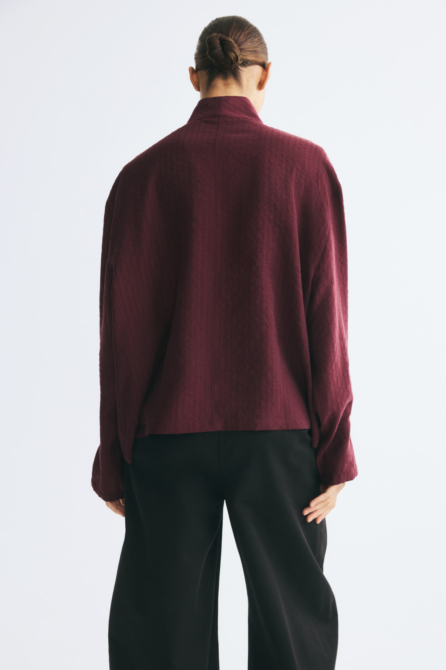 Женская рубашка H&M Textured-Weave Button-Detail, цвет: Бордовый — фото 6