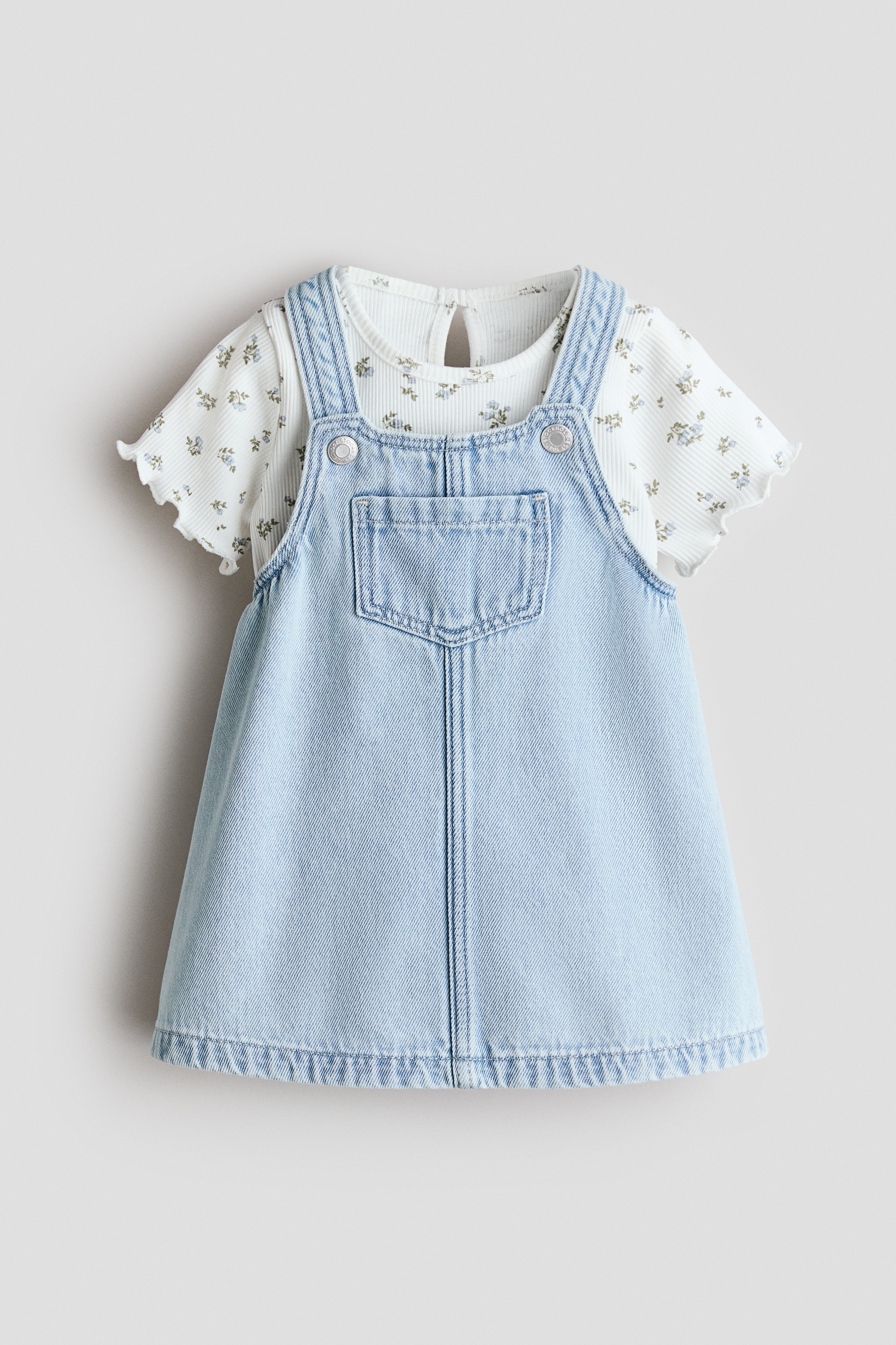 Dungaree Dresses for Baby Girls | Denim & More | H&M IN