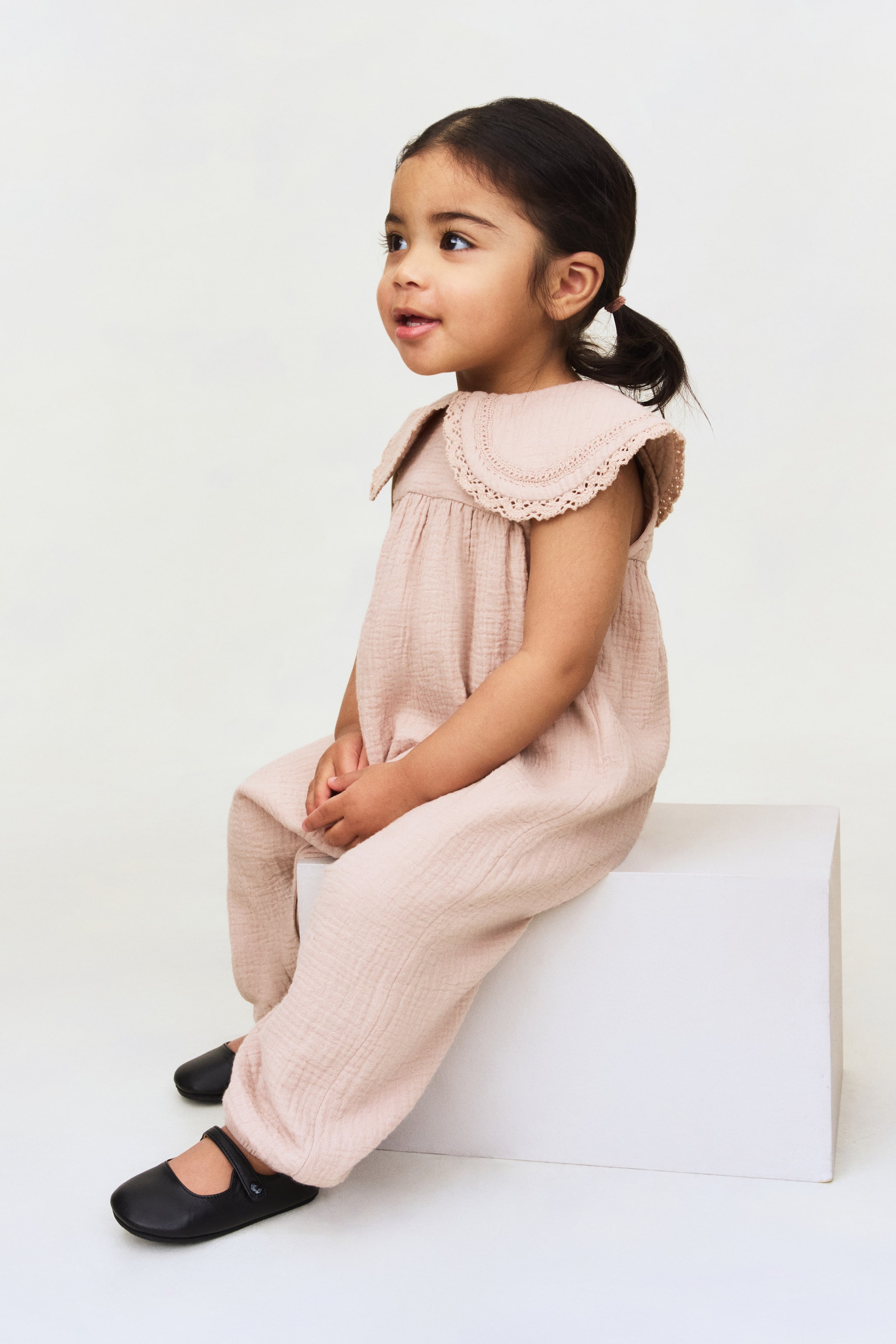 Ver imagen más grande: Pelele en muselina de algodón - Rosa claro empolvado - NIÑOS | H&M ES 1