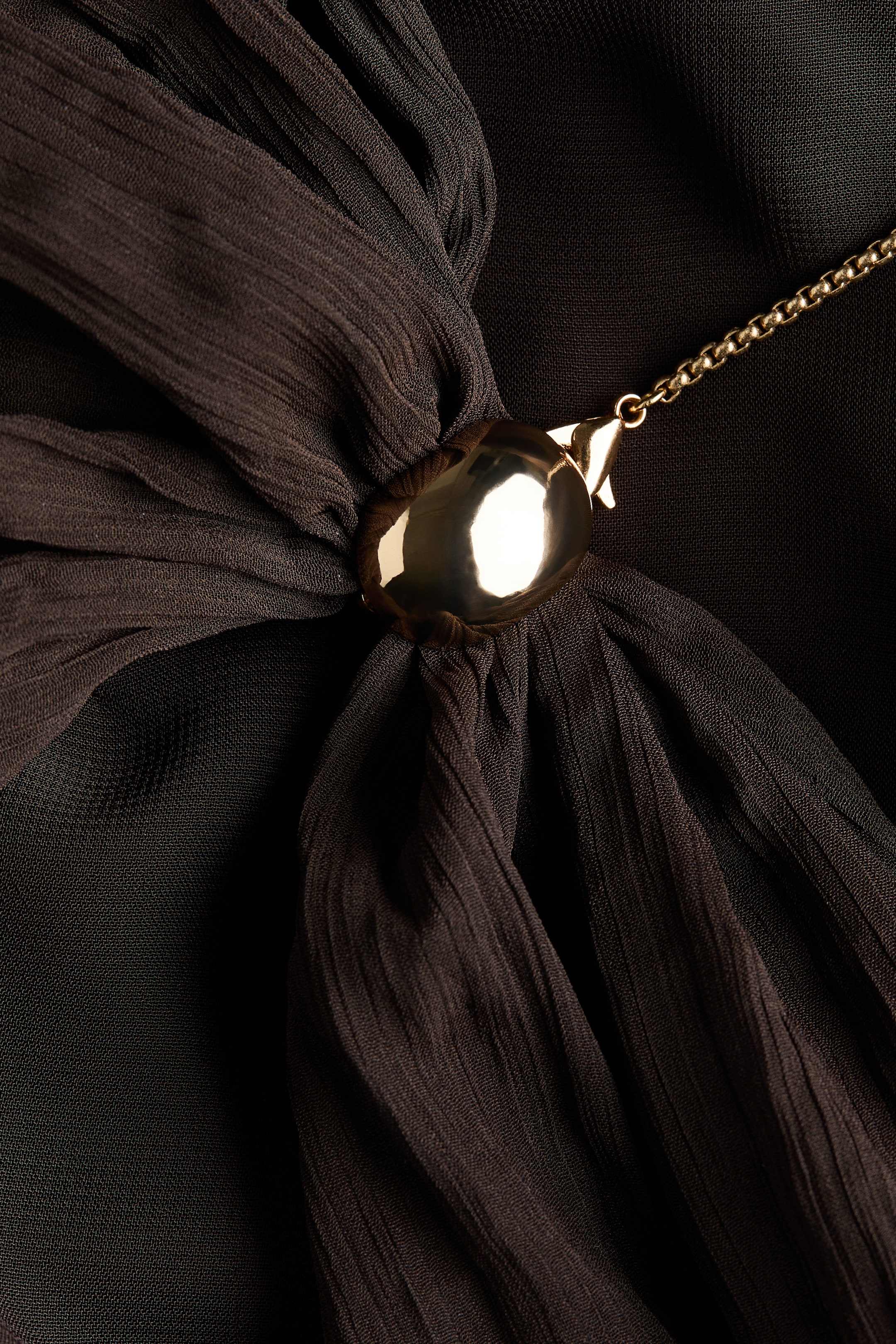 Robe découpée avec détail d'aspect cape