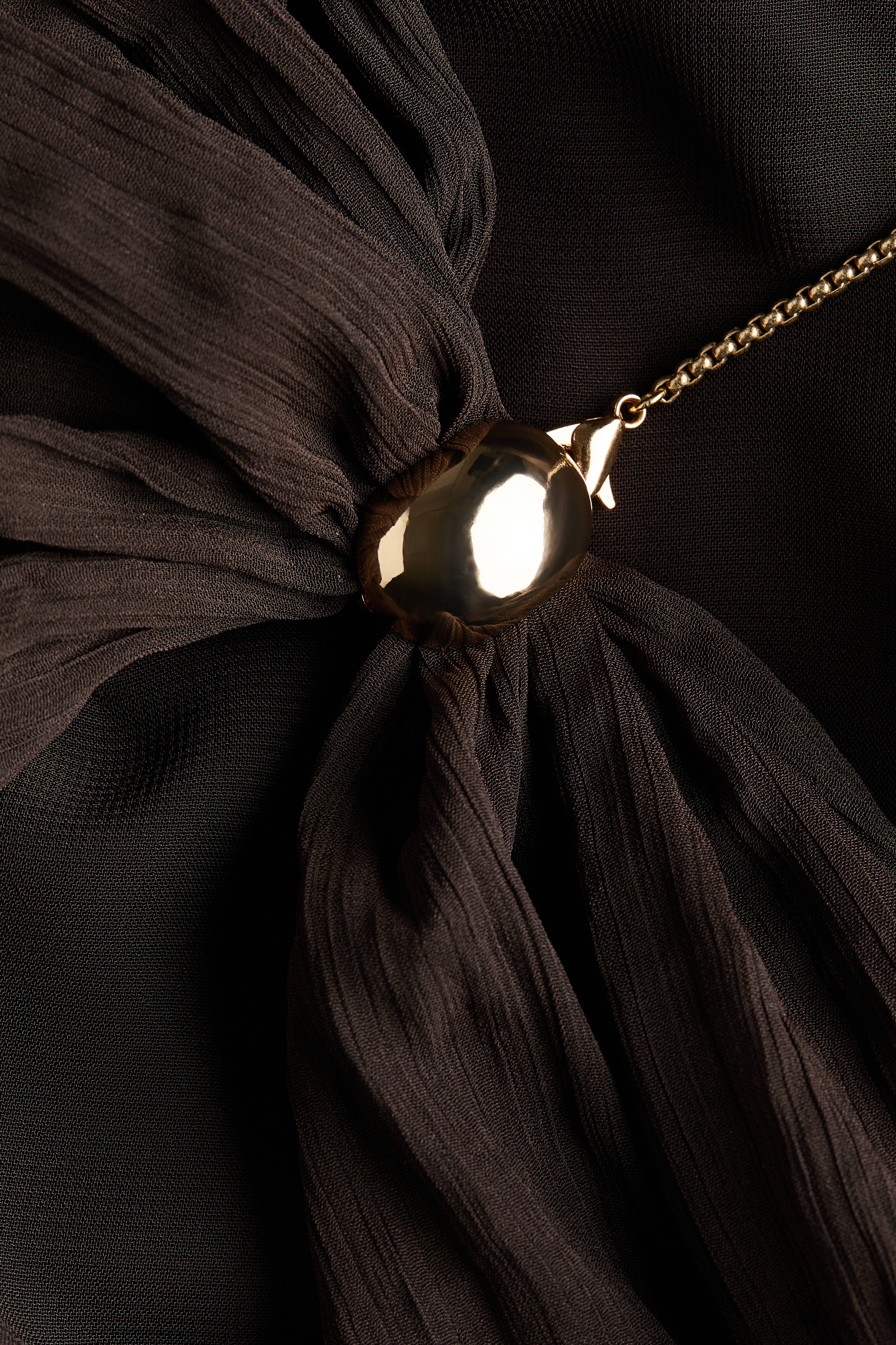 Robe découpée avec détail d'aspect cape