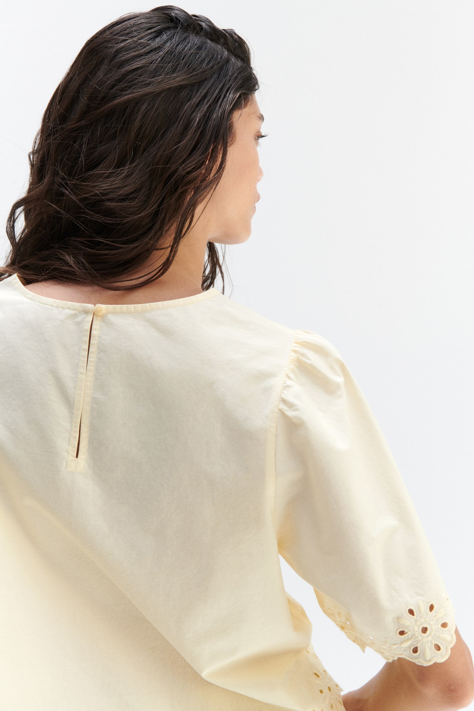 Женский топ H&M Cotton Top with Eyelet Embroidery, цвет: Светлый жёлтый — фото 5