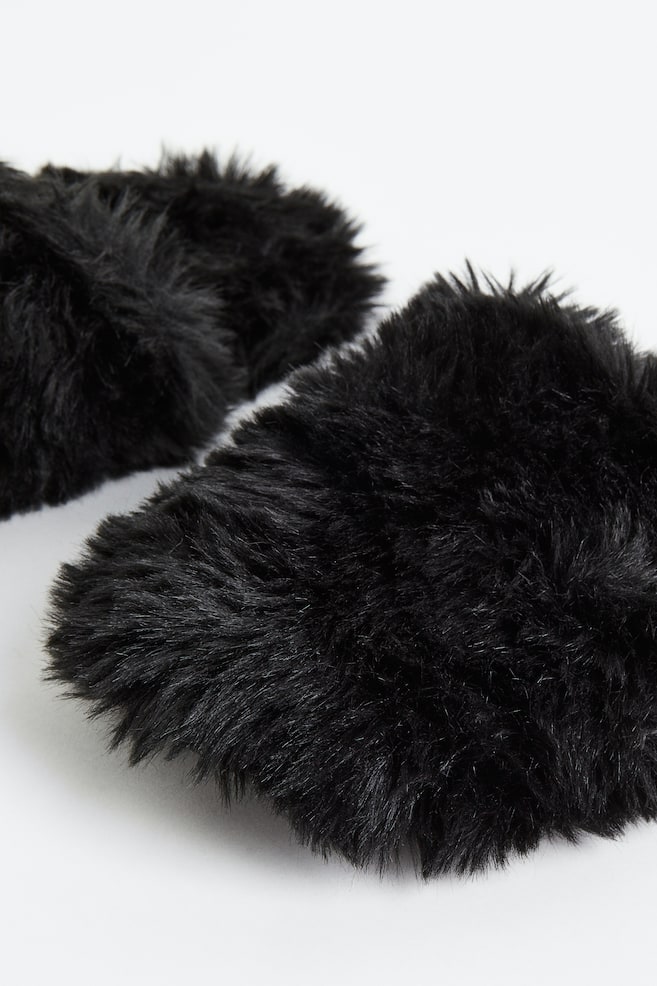 Fluffy slippers - Black - 5