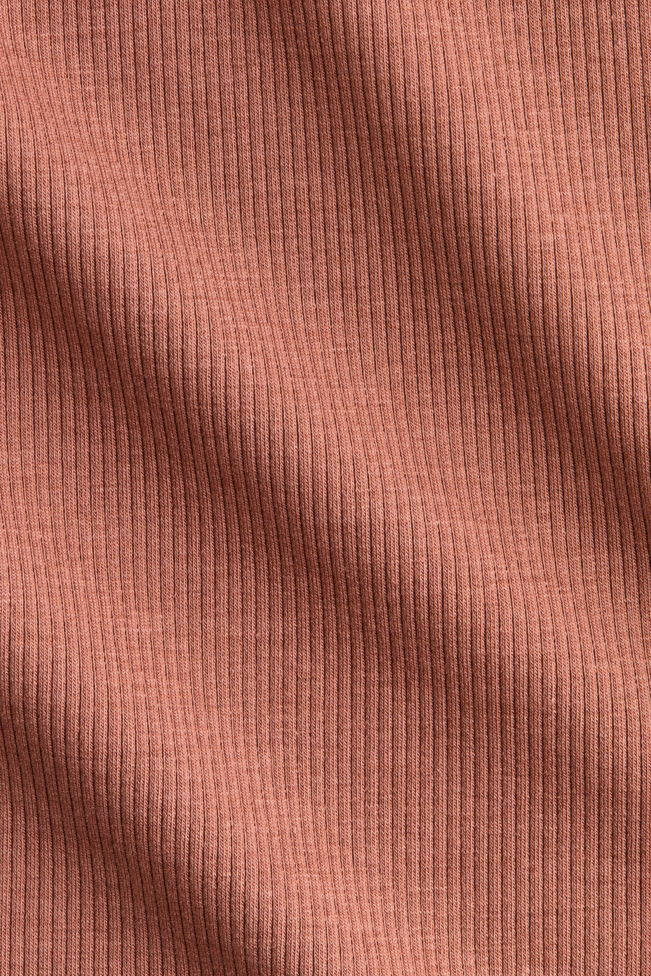 Camisole côtelée rafraîchissante ajustée
