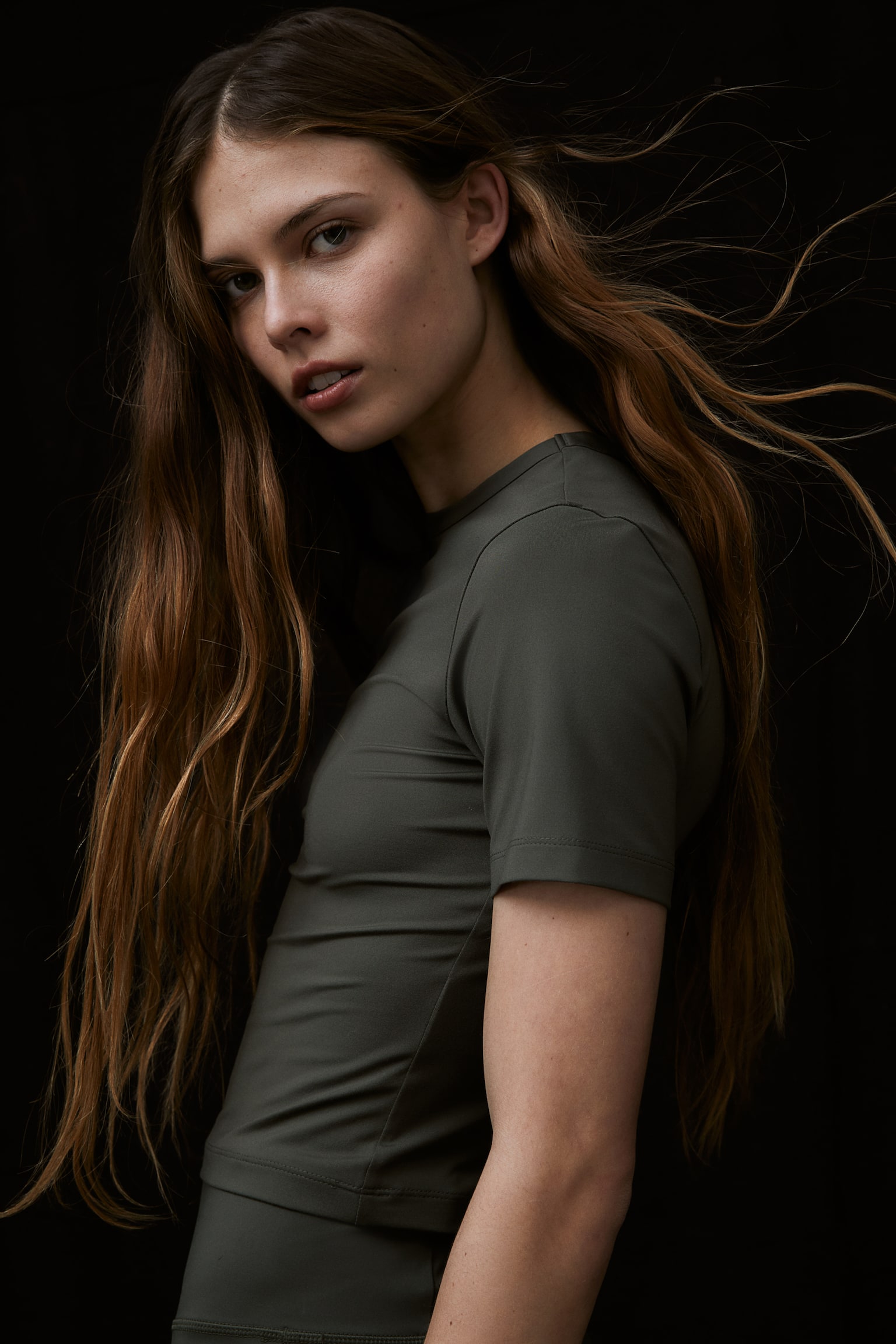 DryMove™ Cropped Activewear Tee - Dark khaki green/Black/Light blue/Red/Light pink/Khaki/Brown/White/Light beige/Lavender blue/Pink/Pigeon blue - 1