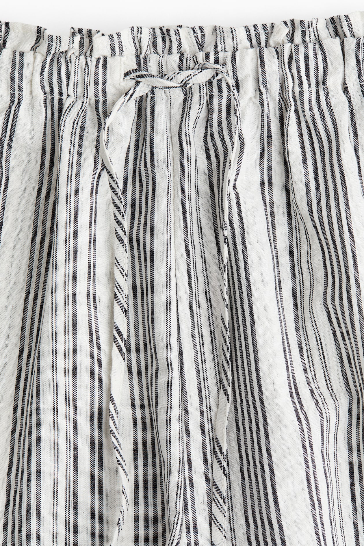 High-waisted drawstring shorts - image 2