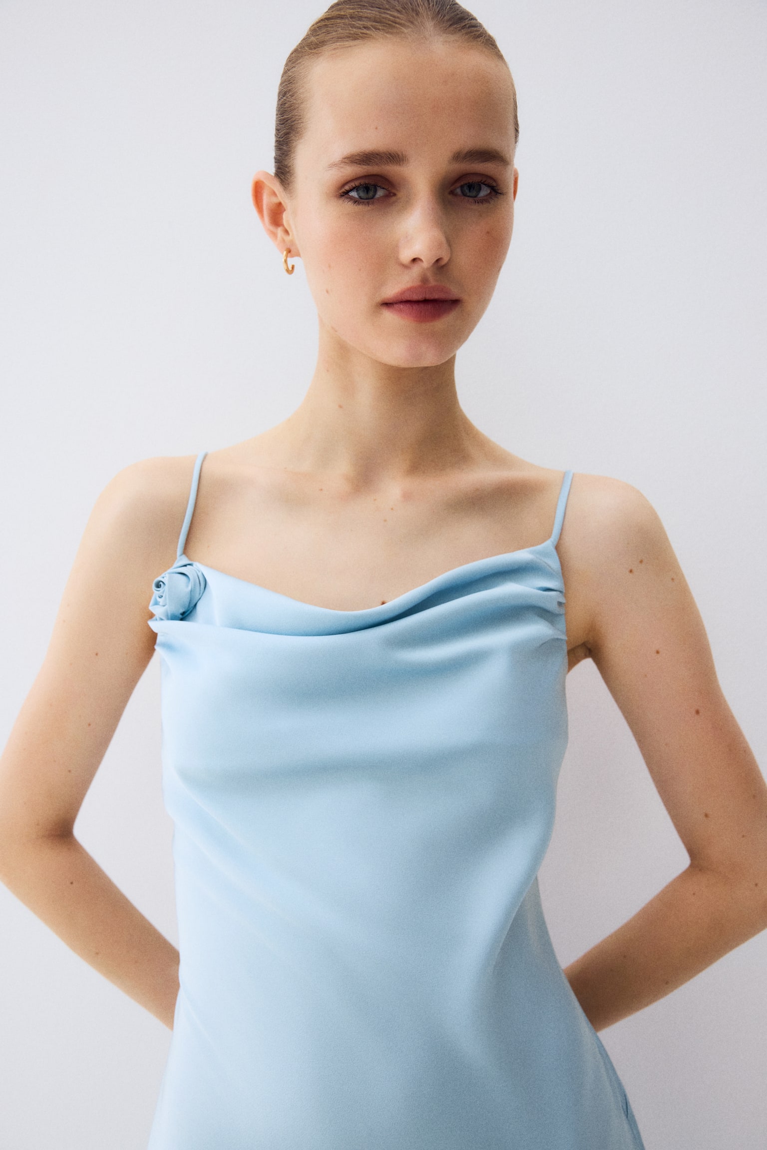 Asymmetric satin dress - Light blue/Light beige/Spotted - 4