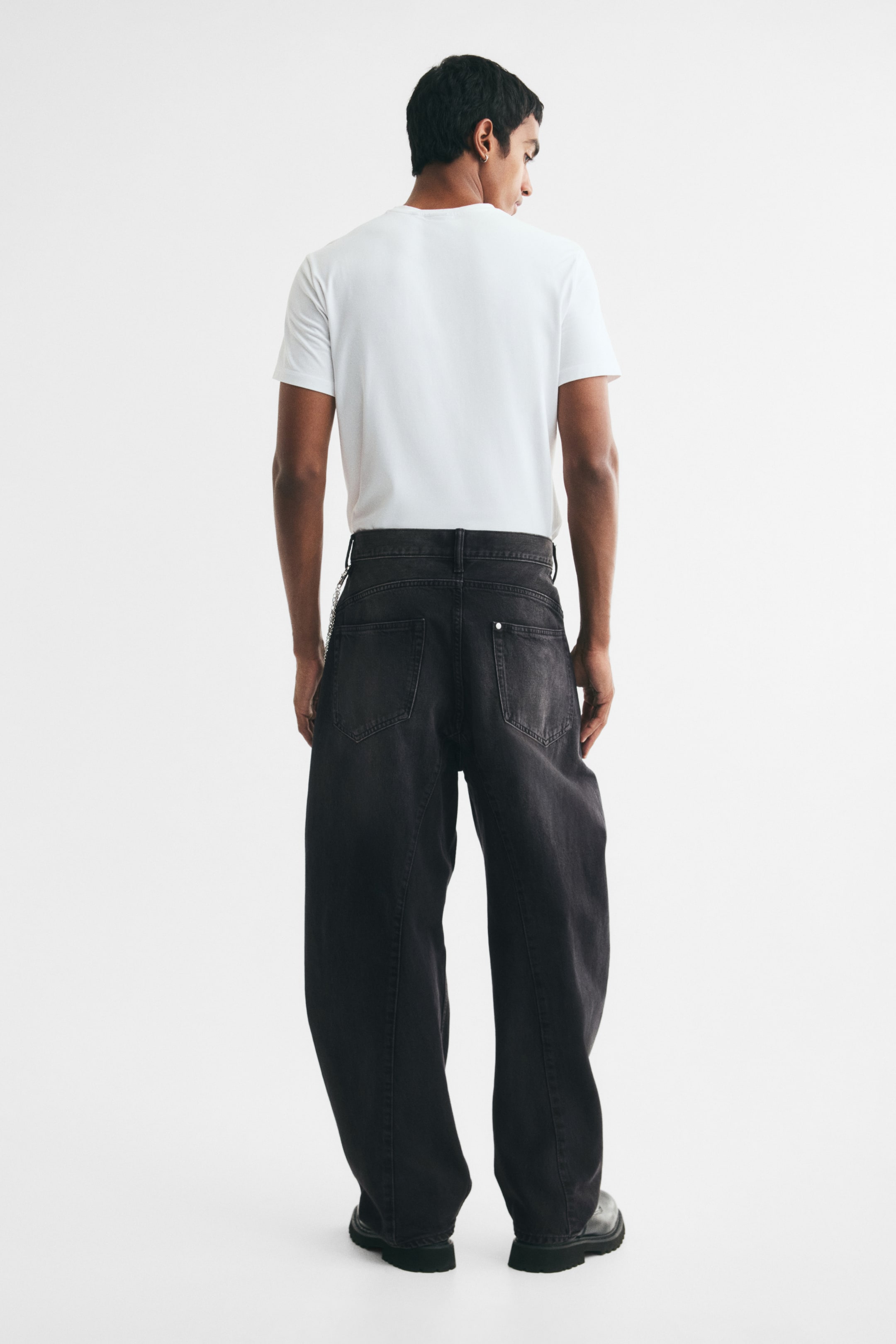 Baggy Barrel-Leg Jeans