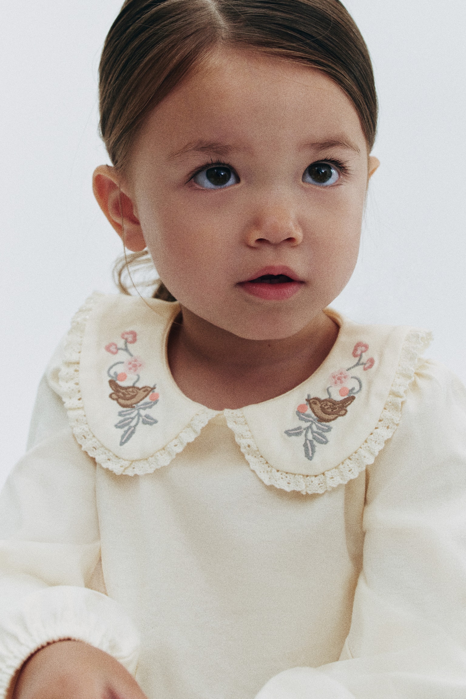 Детская блузка H&M Embroidered-Detail Cotton Blouse, цвет: Кремовый — фото 4