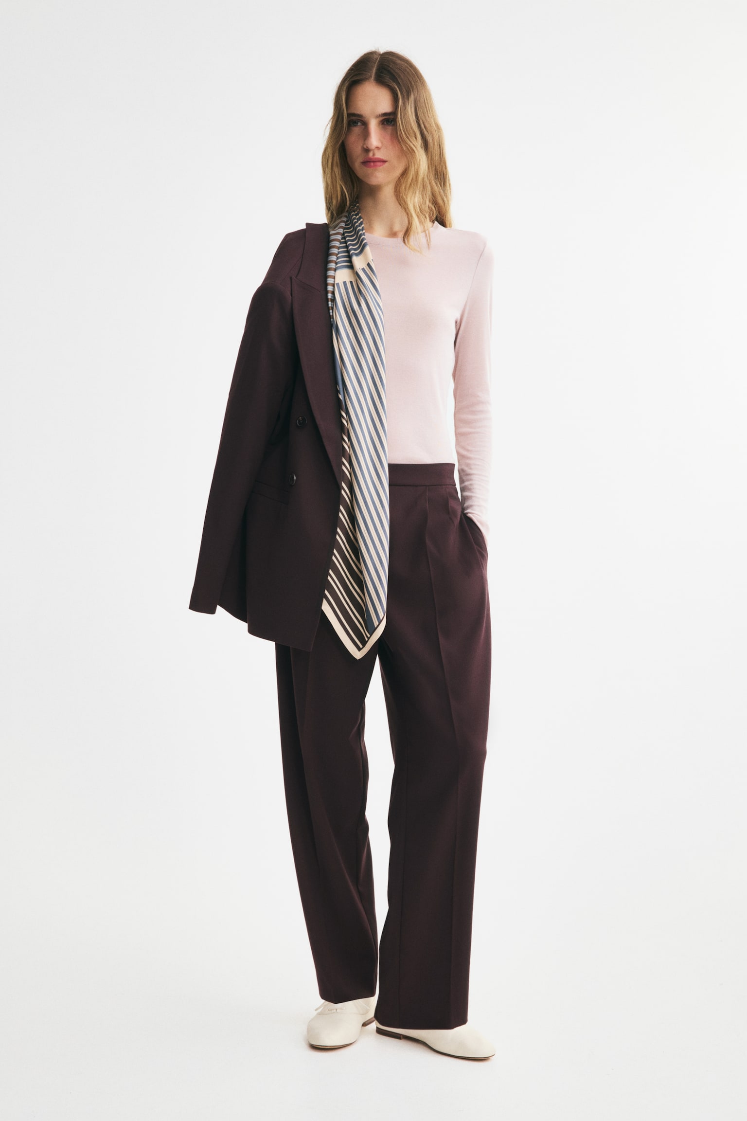 Женские брюки H&M Pleated Tab-Detail, цвет: Тёмный коричневый — фото 3