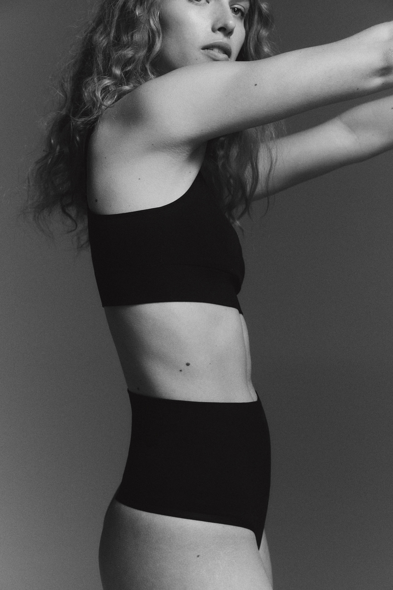 מארז 2 זוגות תחתוני חוטיני Medium Shape - שחור/בז' בהיר - 5