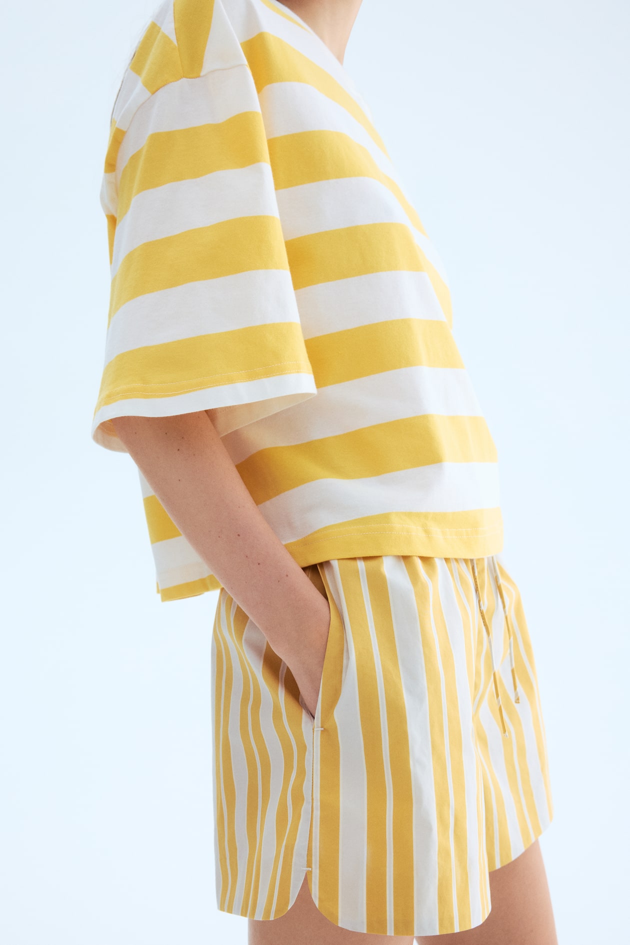 Cotton Shorts with Drawstring - image 3