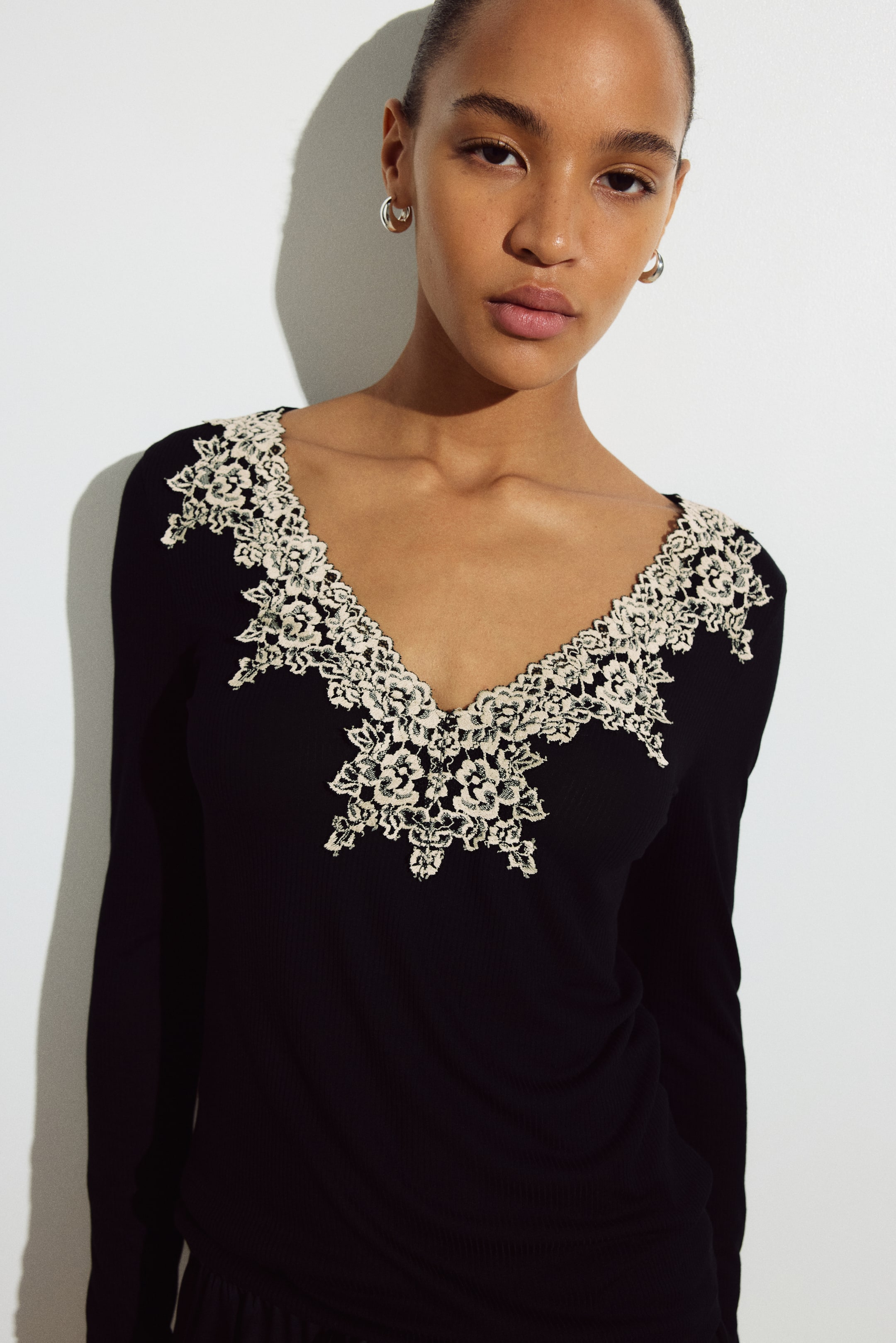 Haut en tricot côtelé avec dentelle