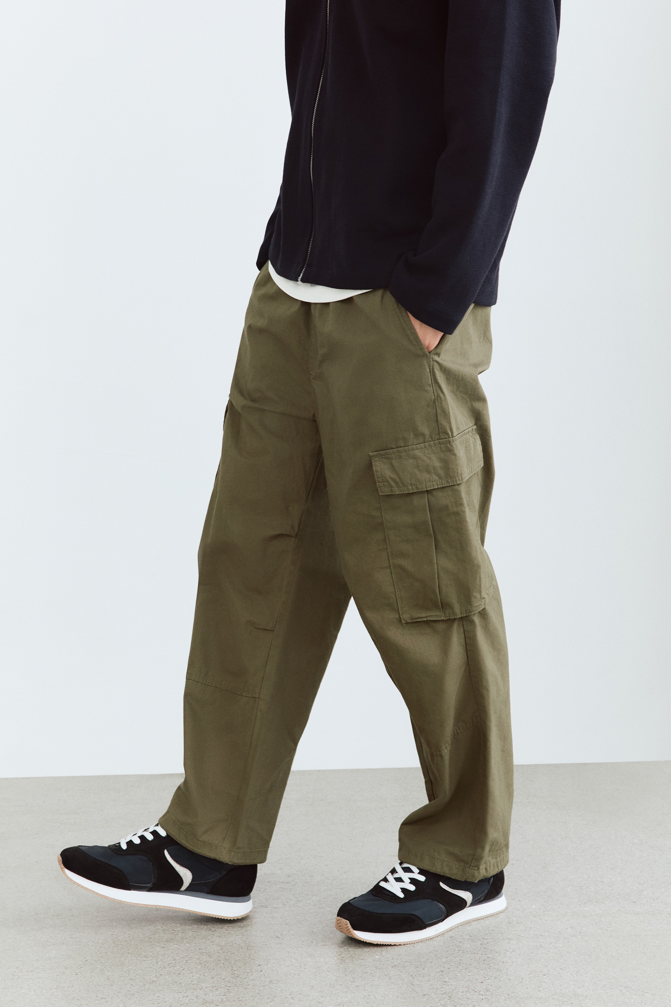 メンズ 緑 カーゴパンツ | グリーン ワークパンツ 他 | H&M JP