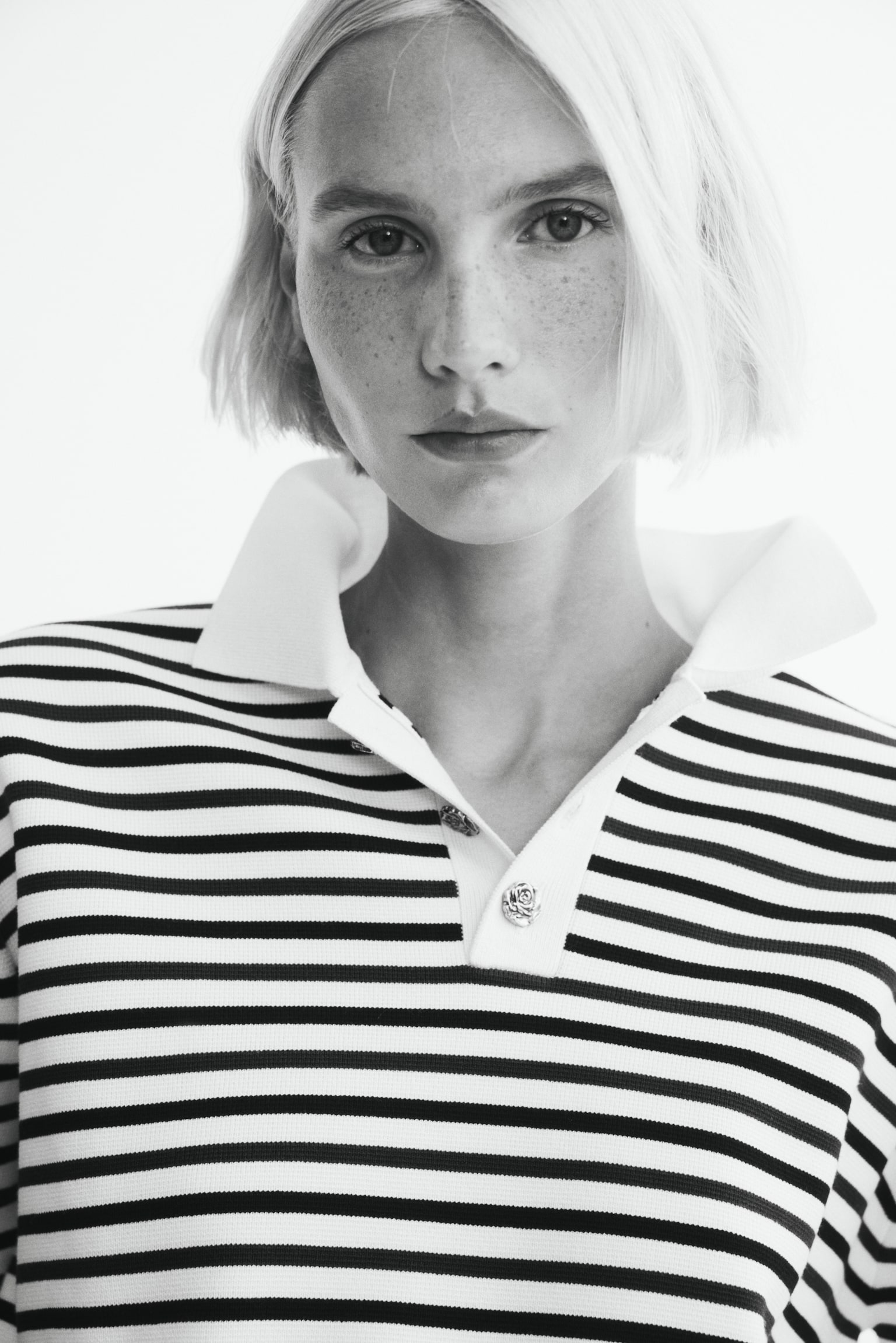 Женское поло H&M Fine-Knit Polo Shirt with Shoulder Pads, цвет: Кремовый / Полосатый — фото 4