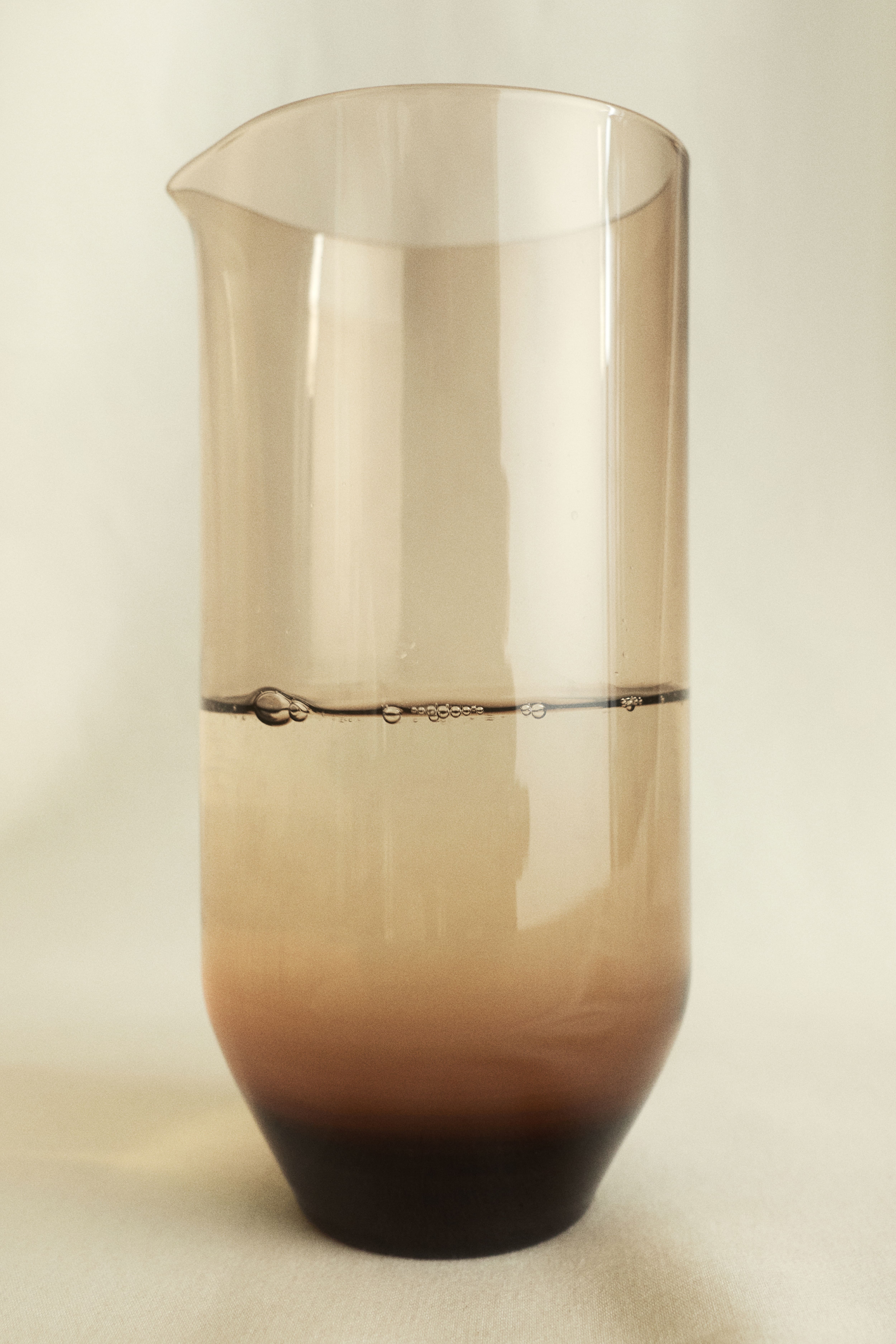 Carafe en verre soufflé à la bouche
