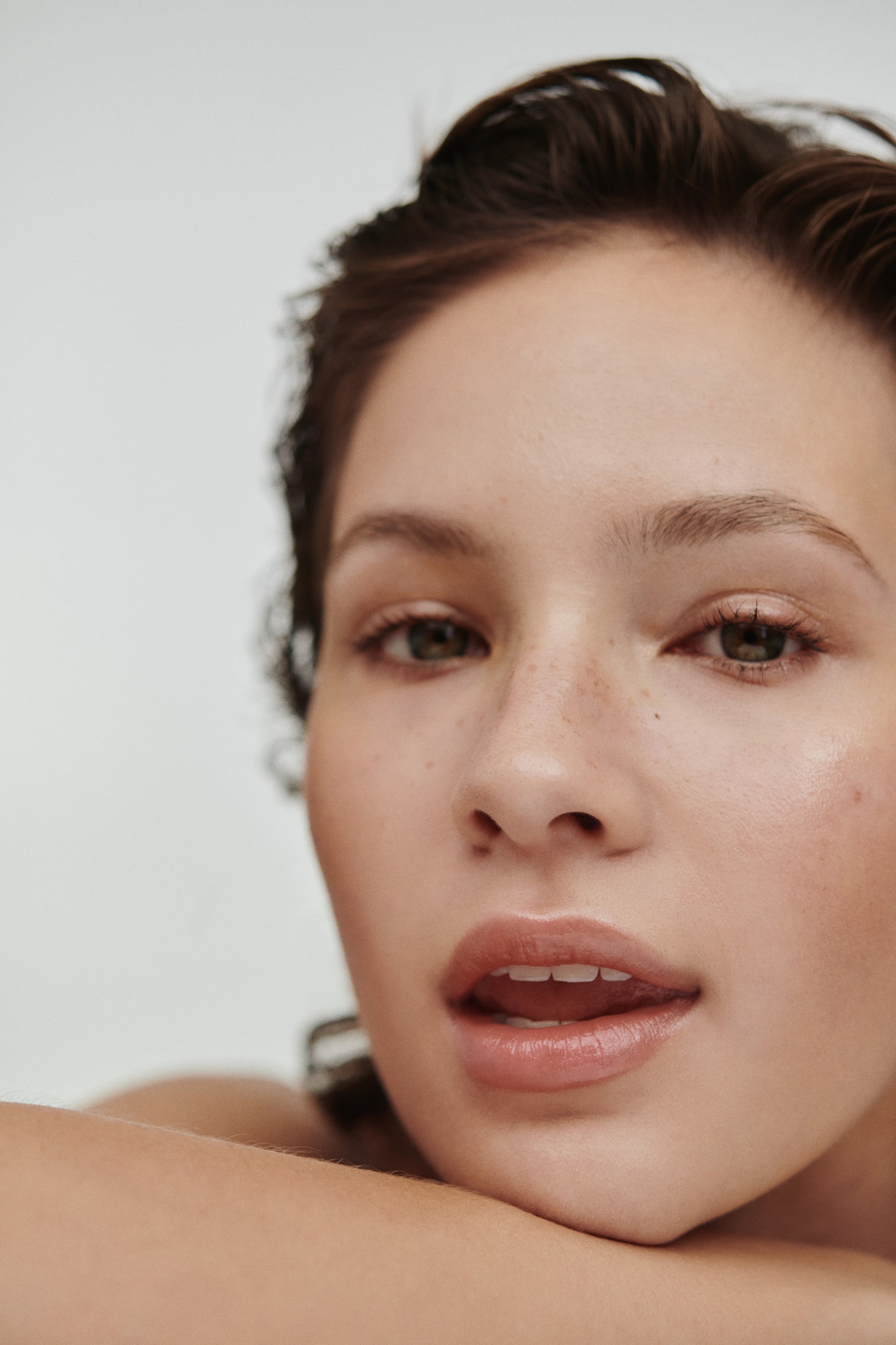 Hydra Plump lip balm - Bare Illusion 02/Fudge Delight 04/Cherry Alert 05/Sweet Coral 01/Petal Party 03 - 6