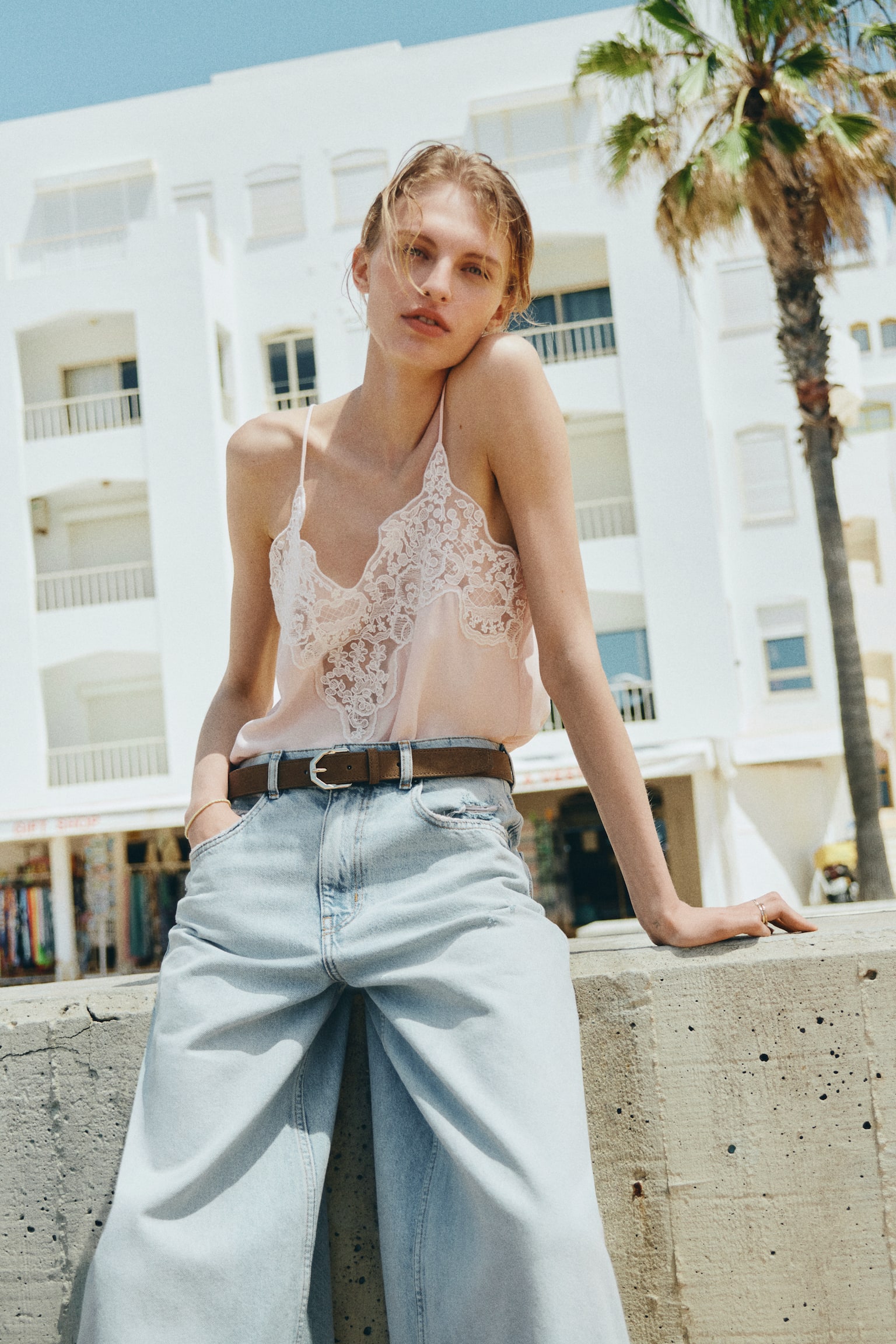 Lace-trimmed strappy top - Light pink - 1