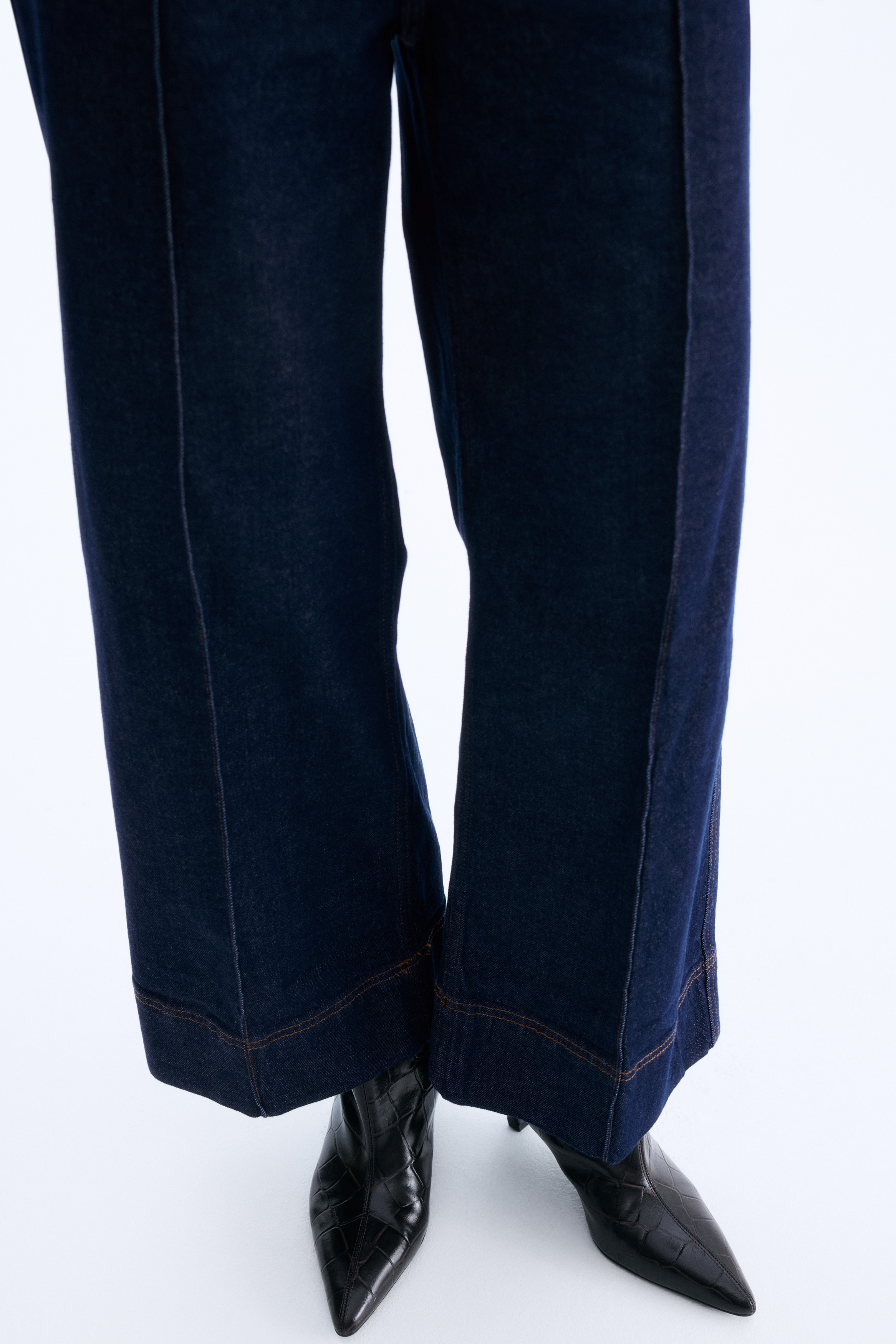 Wide High Ankle Jeans