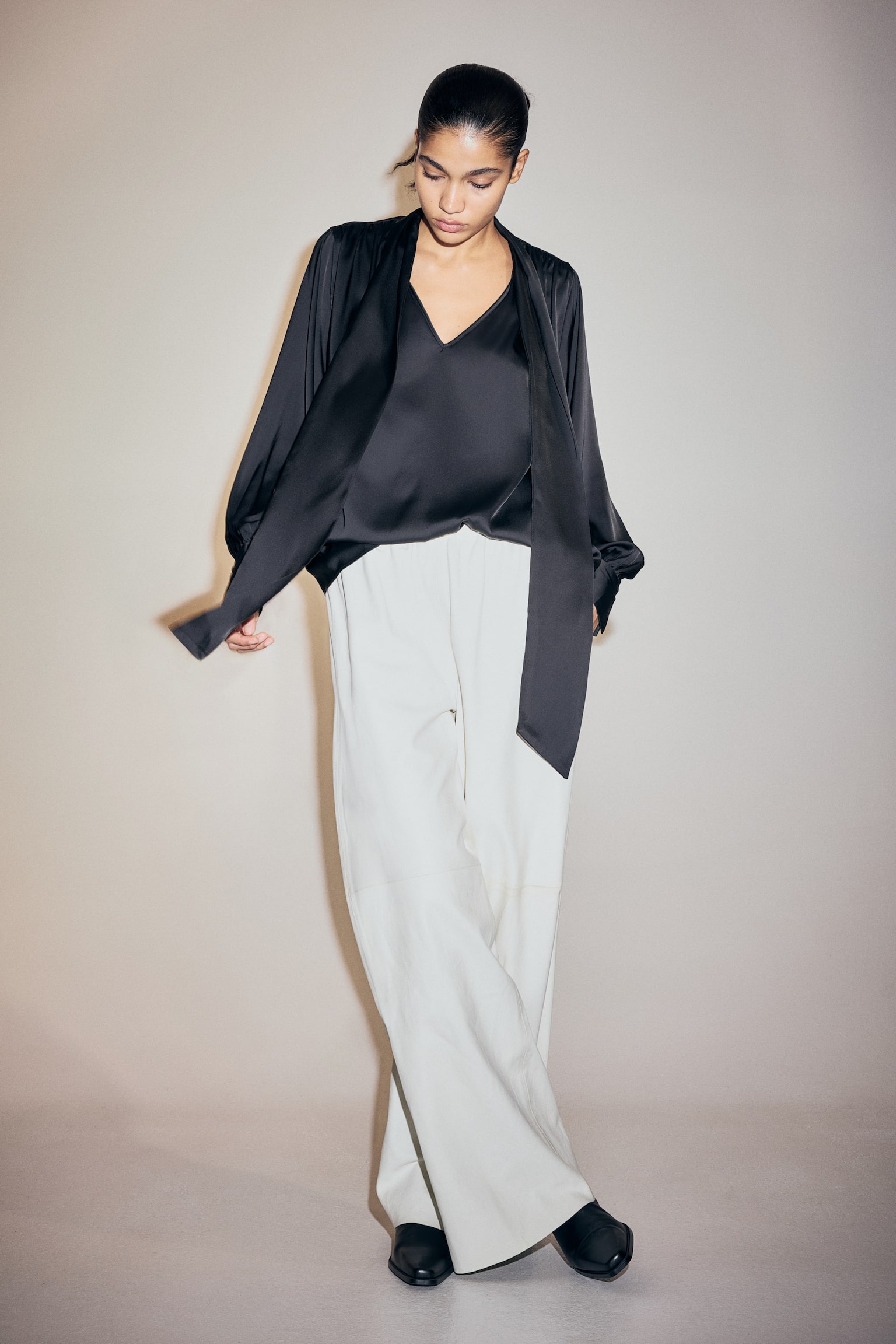 Tie-neck chiffon blouse - Black/Burgundy/White/Navy blue/Paisley pattern/Red - 1