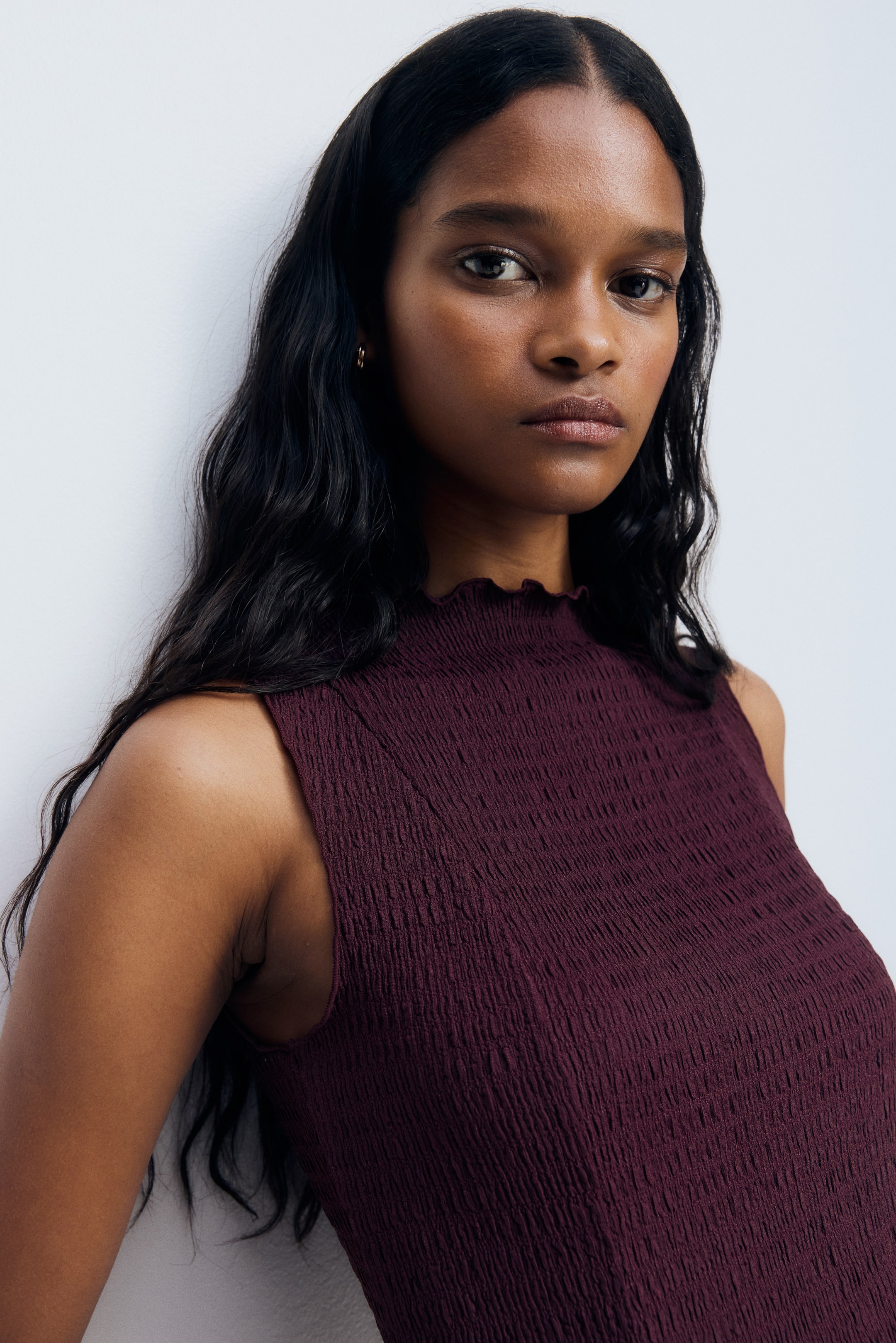 View larger image: Smocked dress - Plum red - Ladies | H&M HK 2