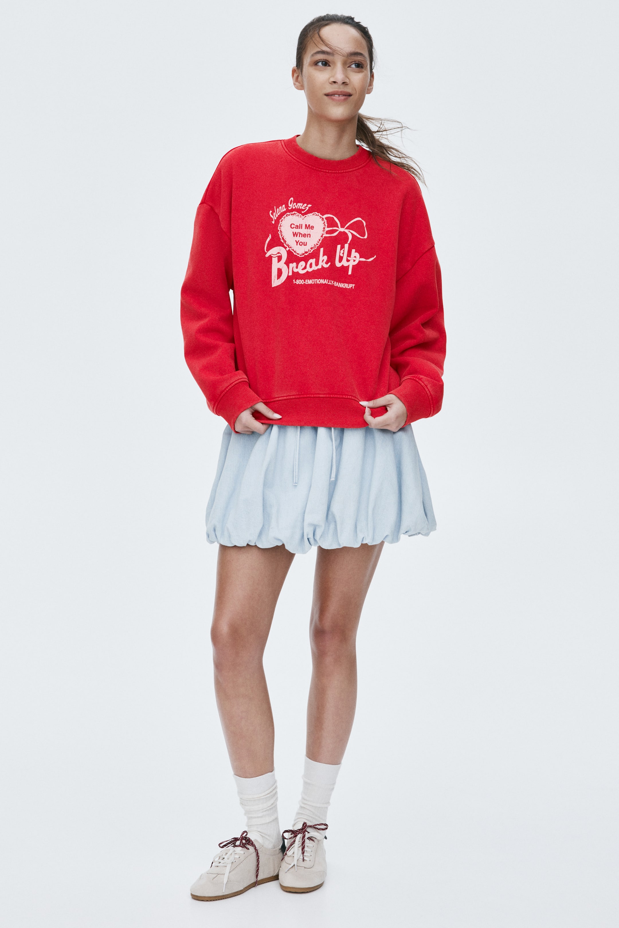 Grotere afbeelding bekijken: Sweater met motief - Rood/Selena Gomez - DAMES | H&M BE 3